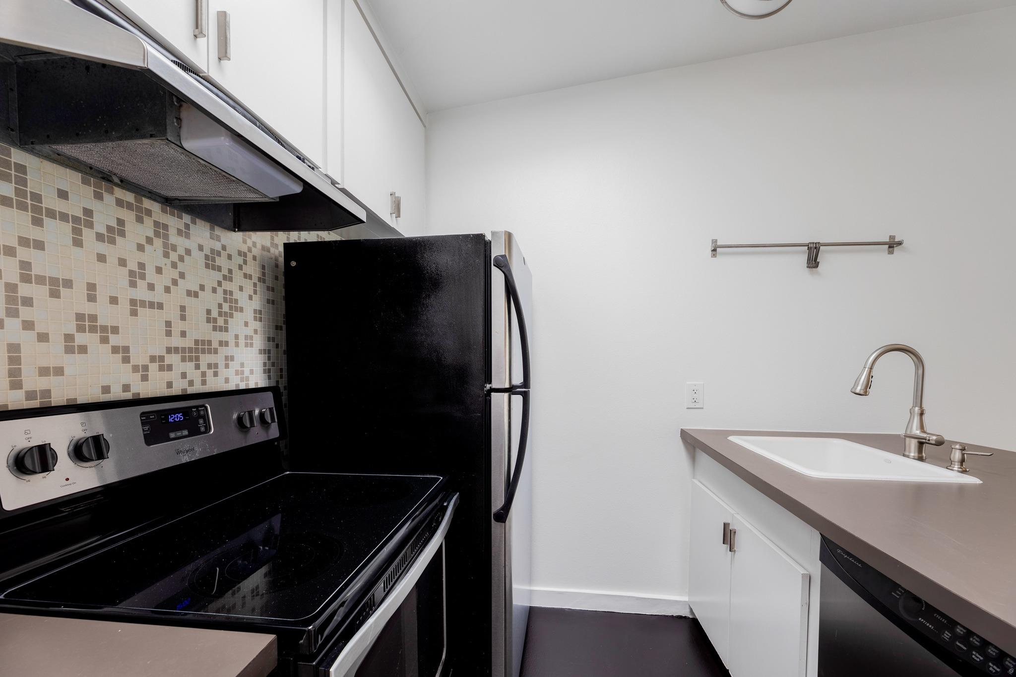 2308 Enfield RD # 204