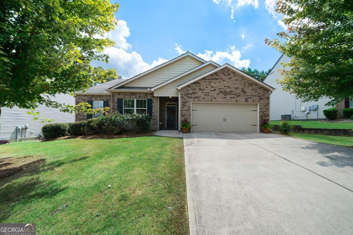 102 Hollyhock Lane