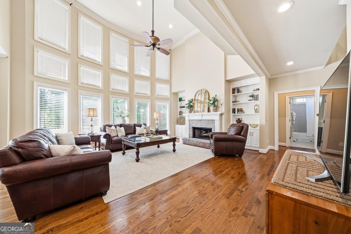 1009 Ector Chase NW