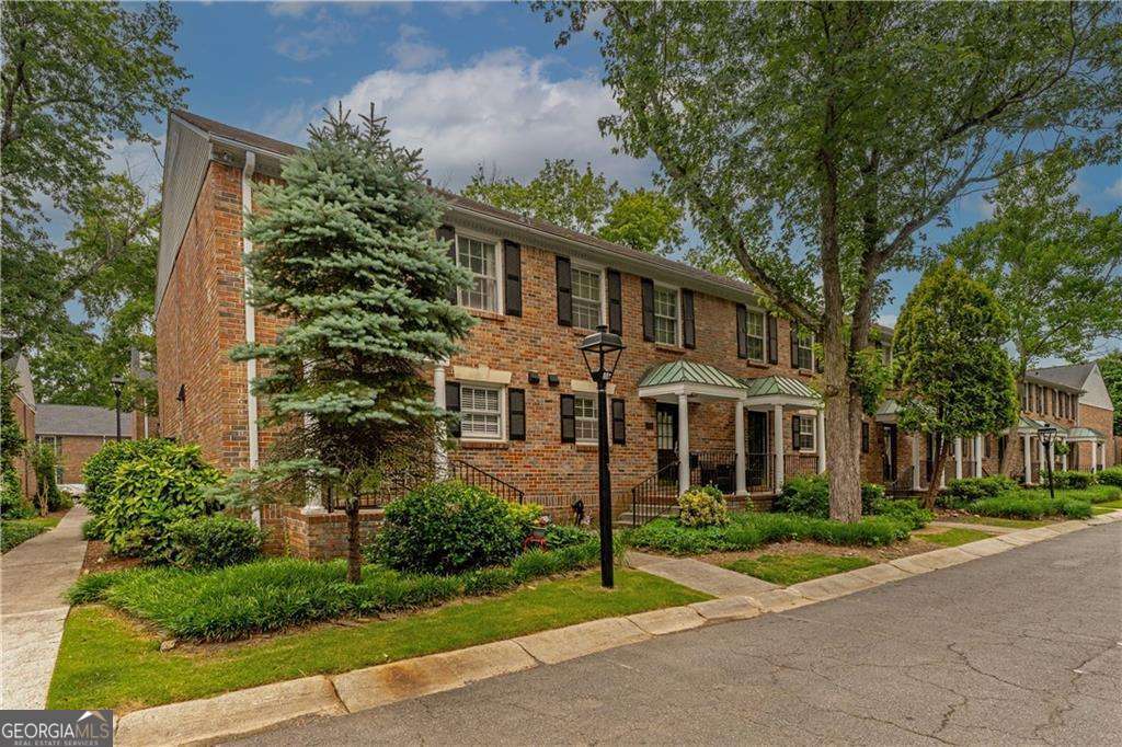 6700 Roswell Road # 17A