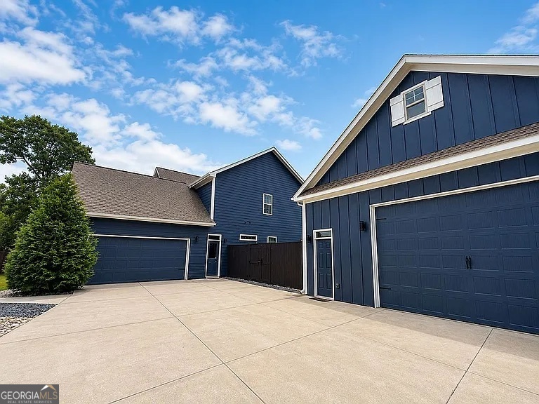 532 Black Horse Circle