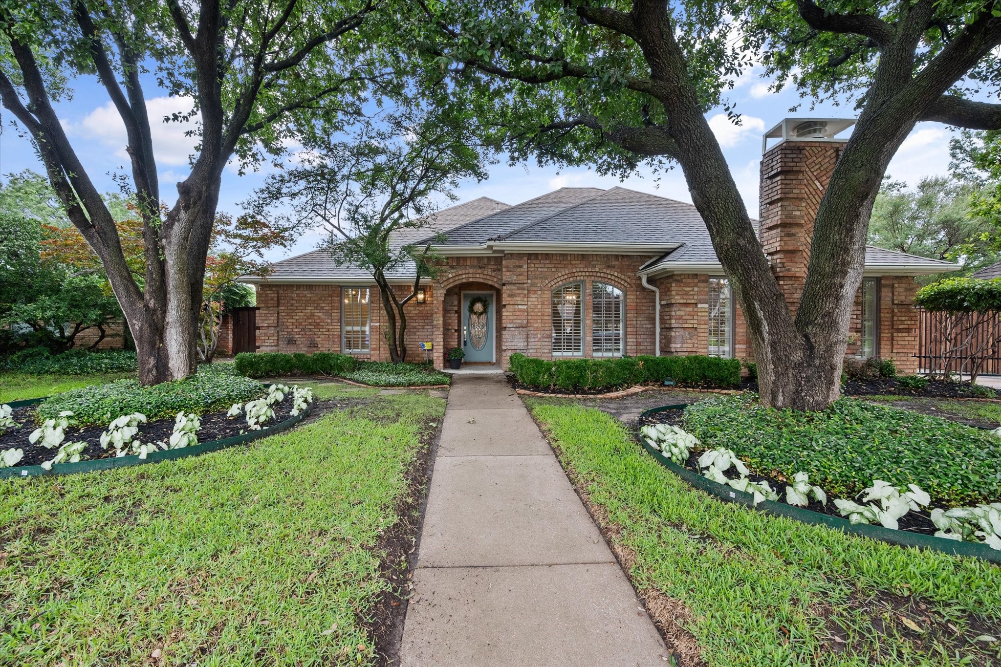 2332 Stonegate Drive N