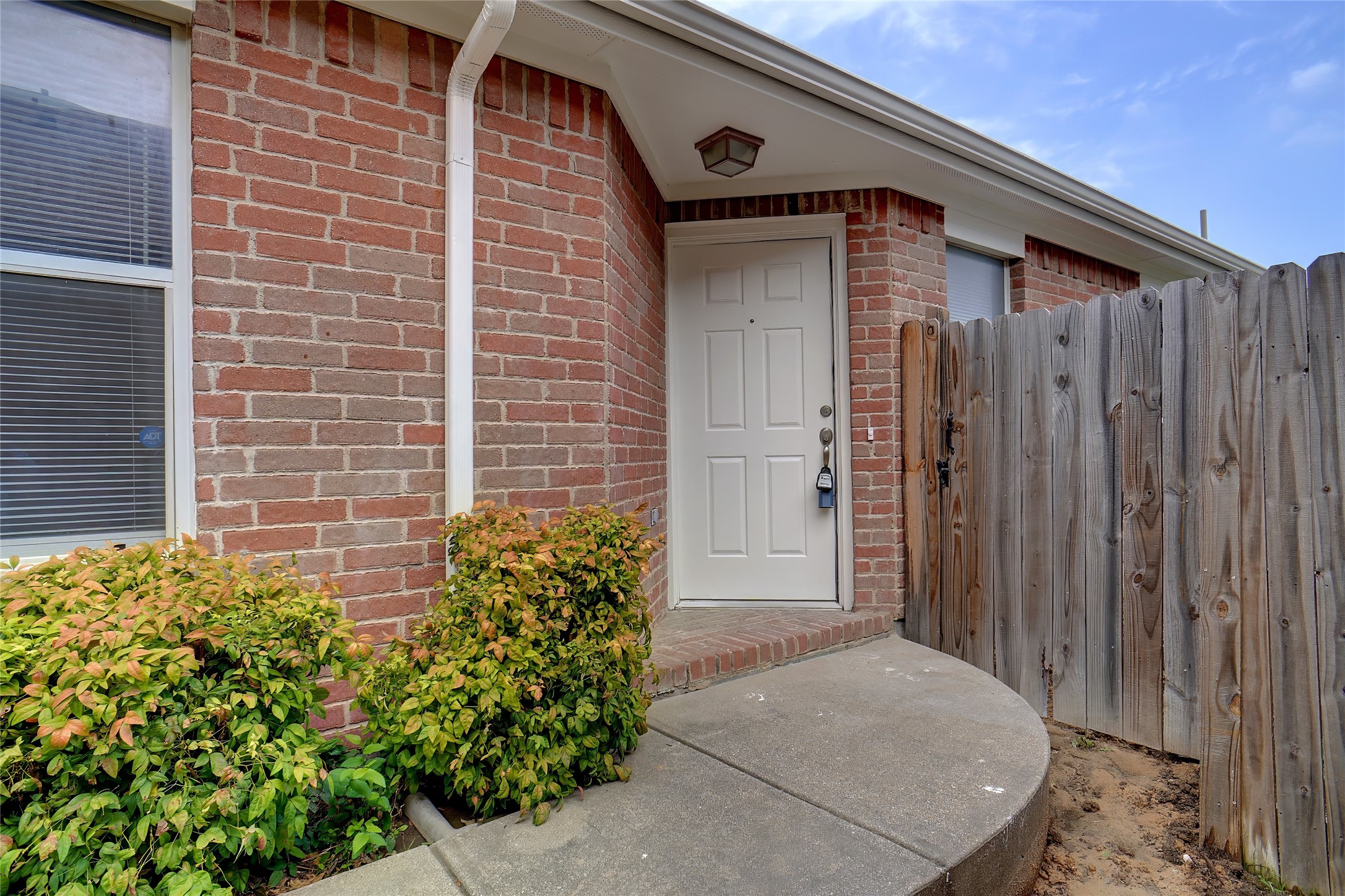 6544 Geneva Lane