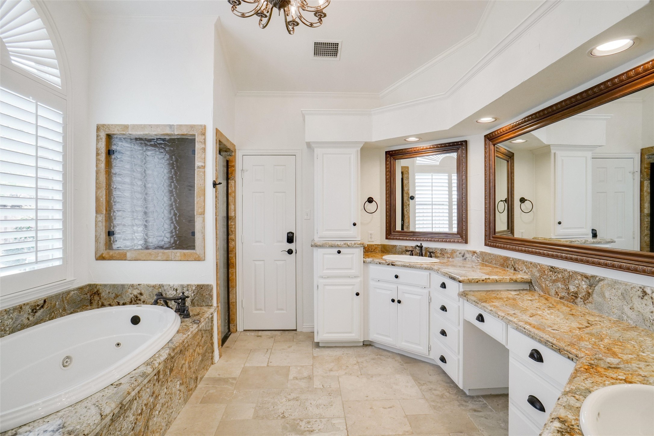 1306 Lexington Square