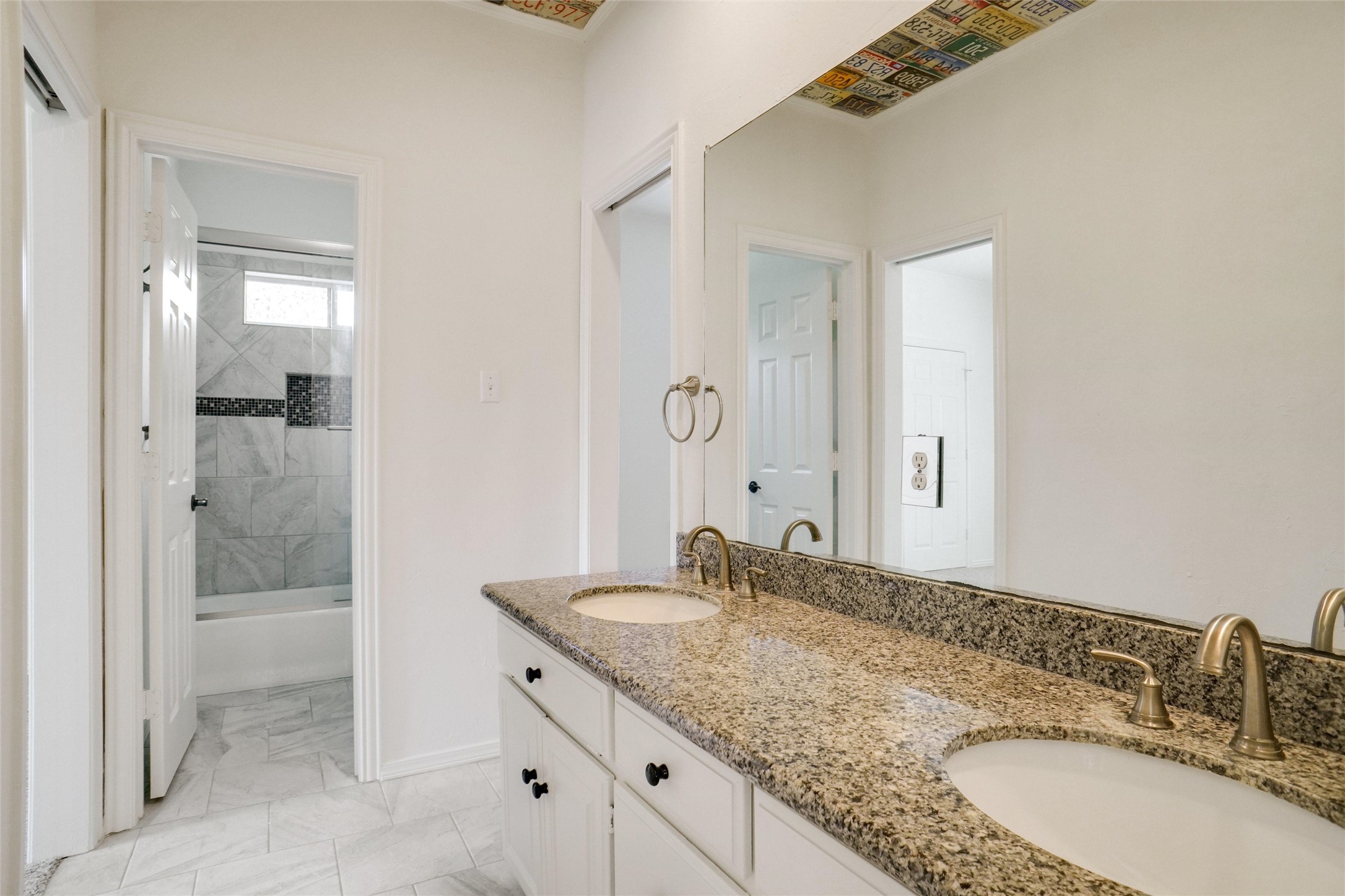 1306 Lexington Square