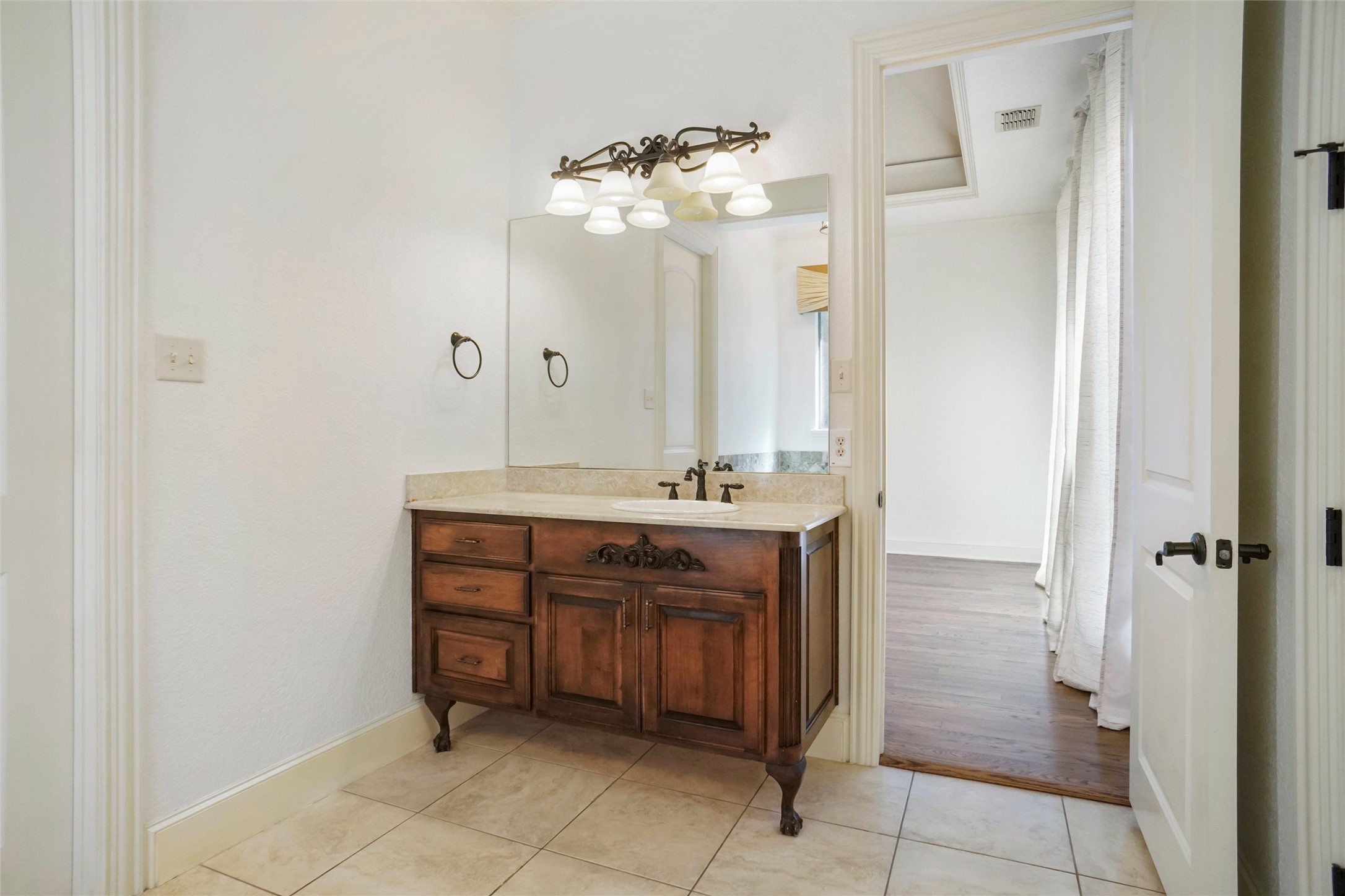 8100 Oak Knoll Drive