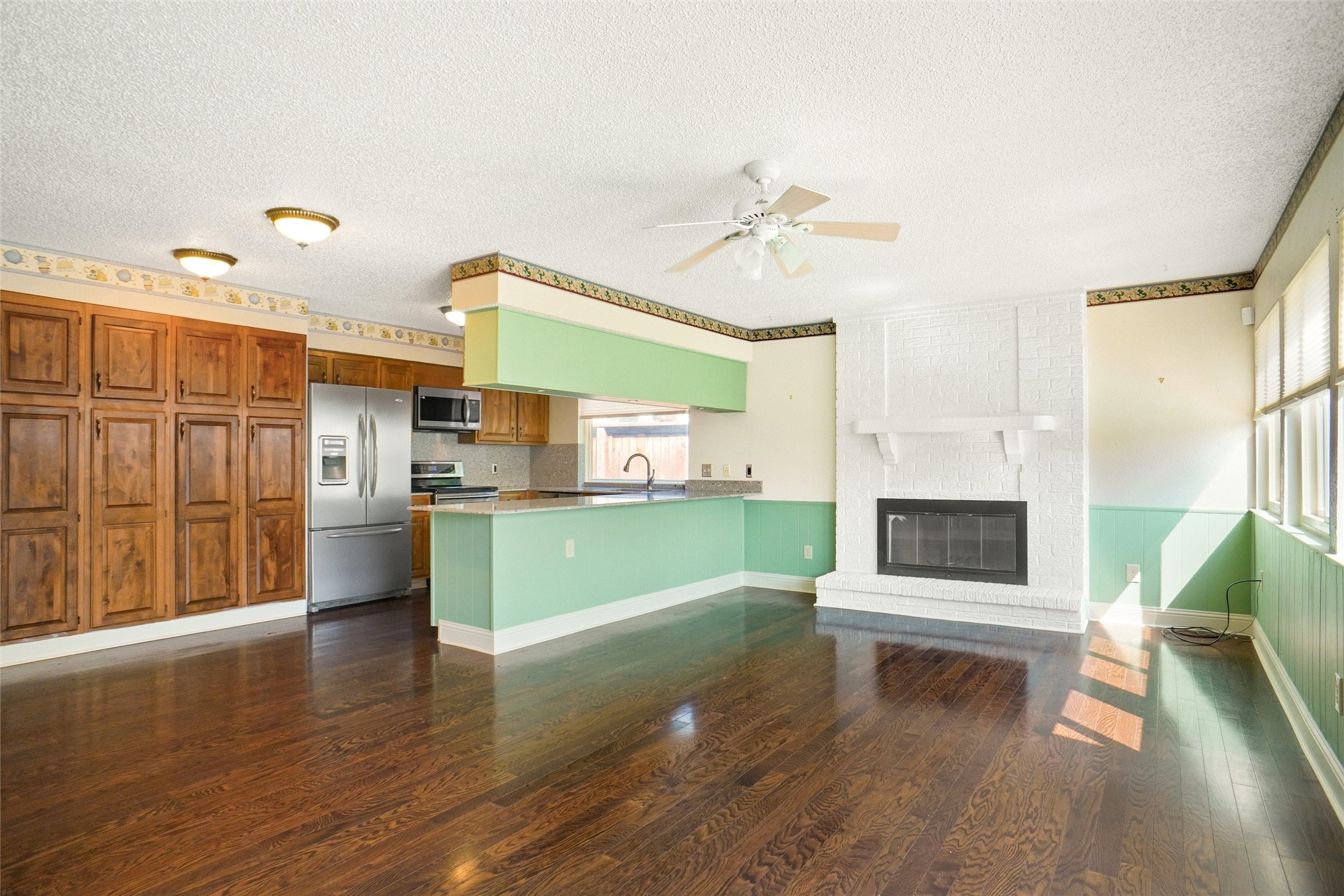 2309 Mesquite Court W