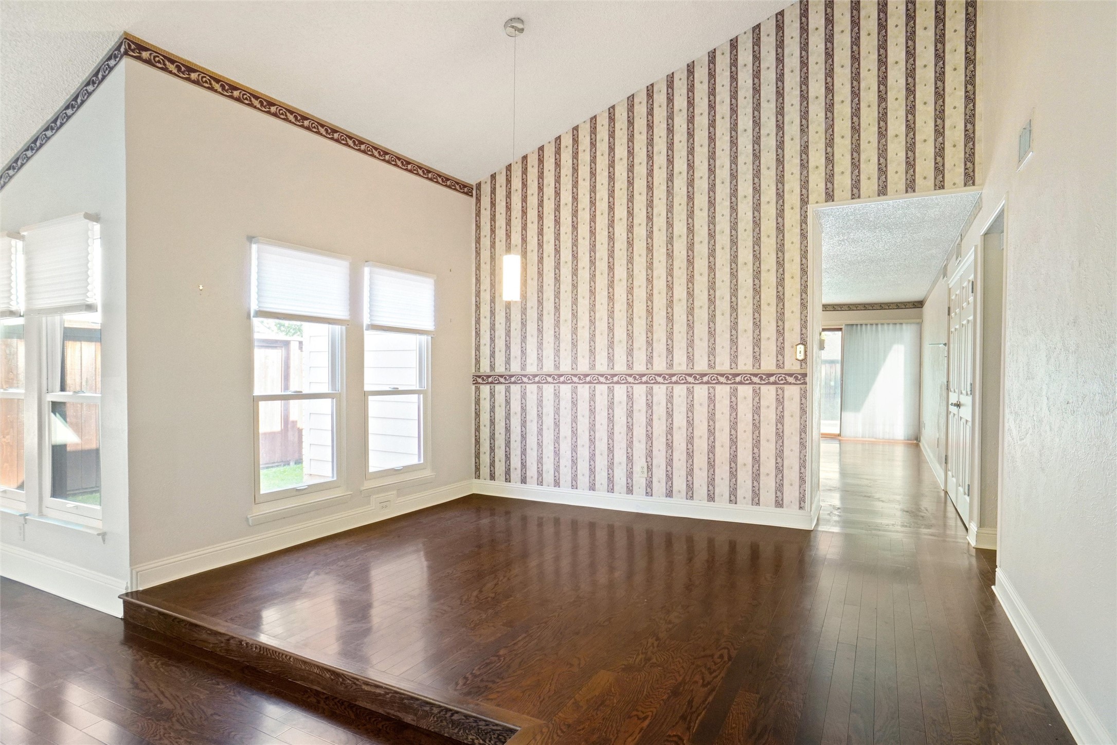 2309 Mesquite Court W
