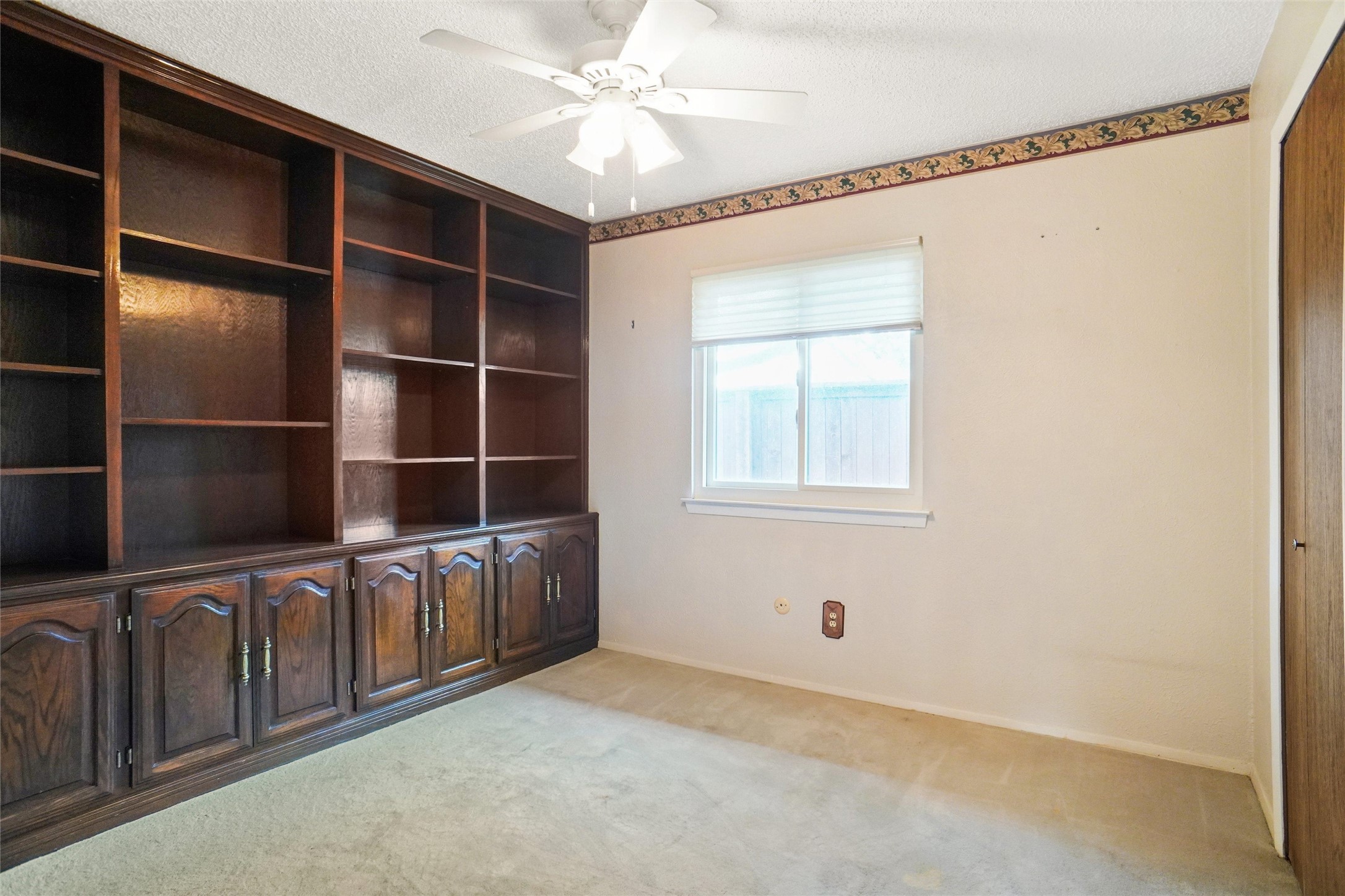 2309 Mesquite Court W