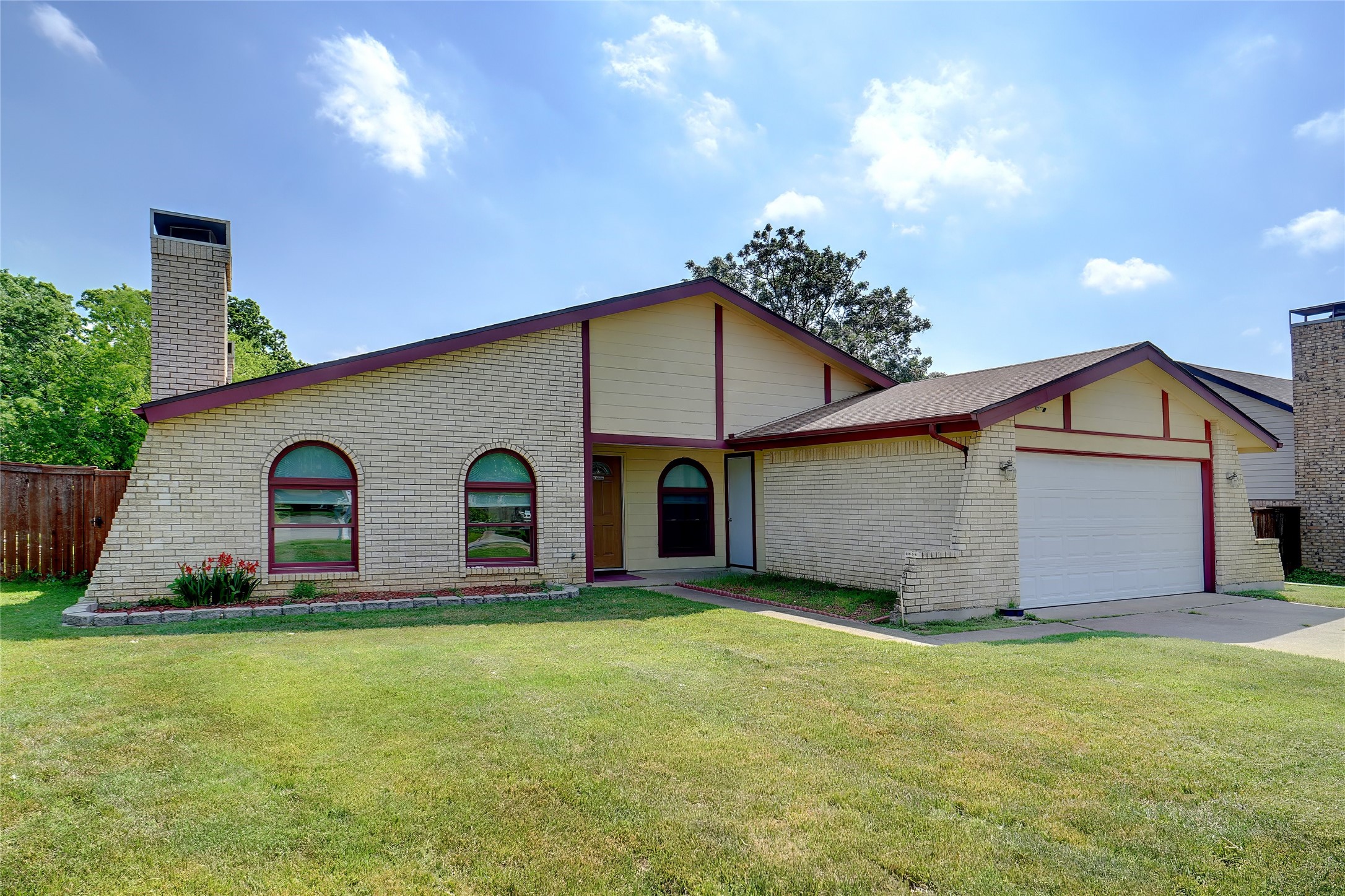 2309 Mesquite Court W