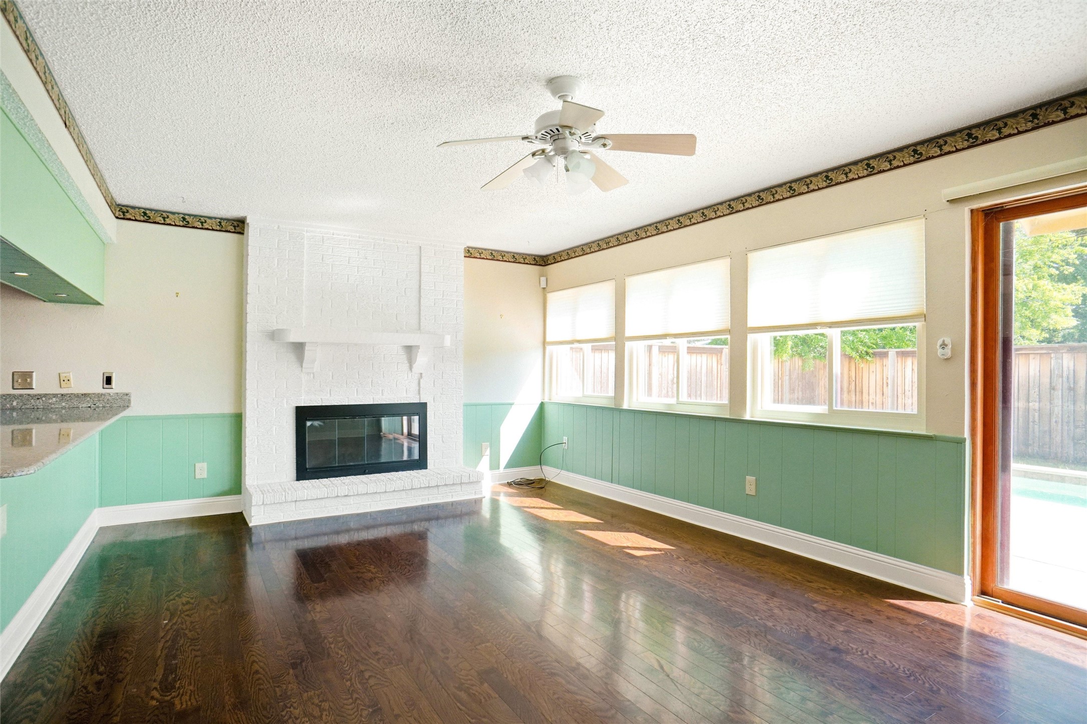 2309 Mesquite Court W