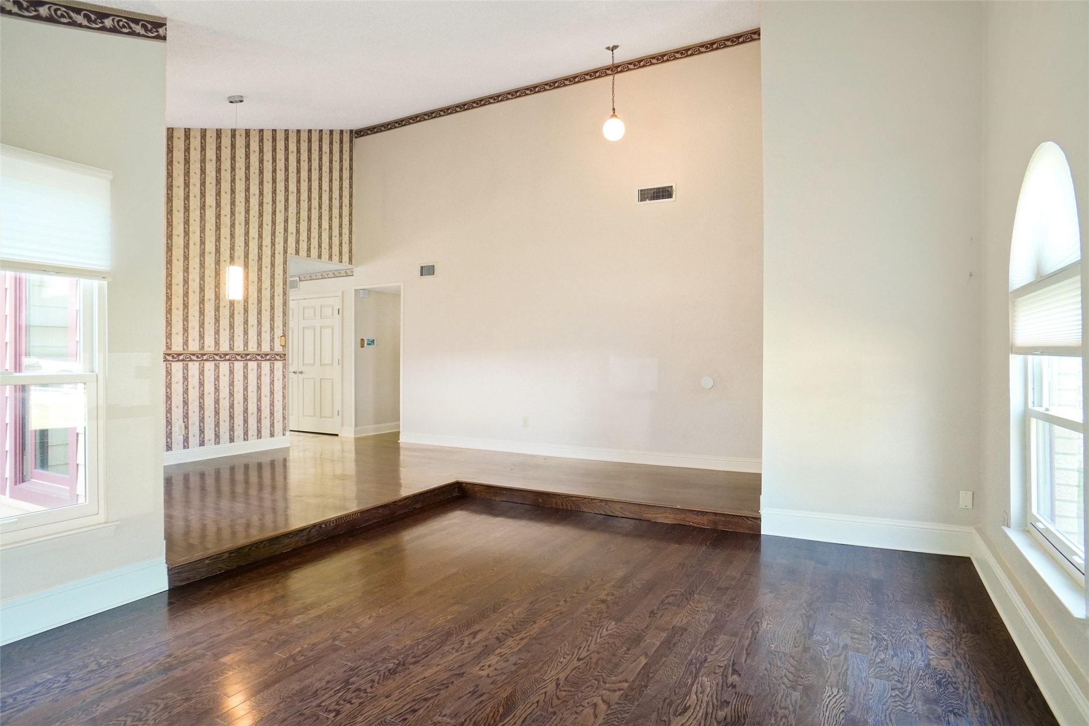 2309 Mesquite Court W