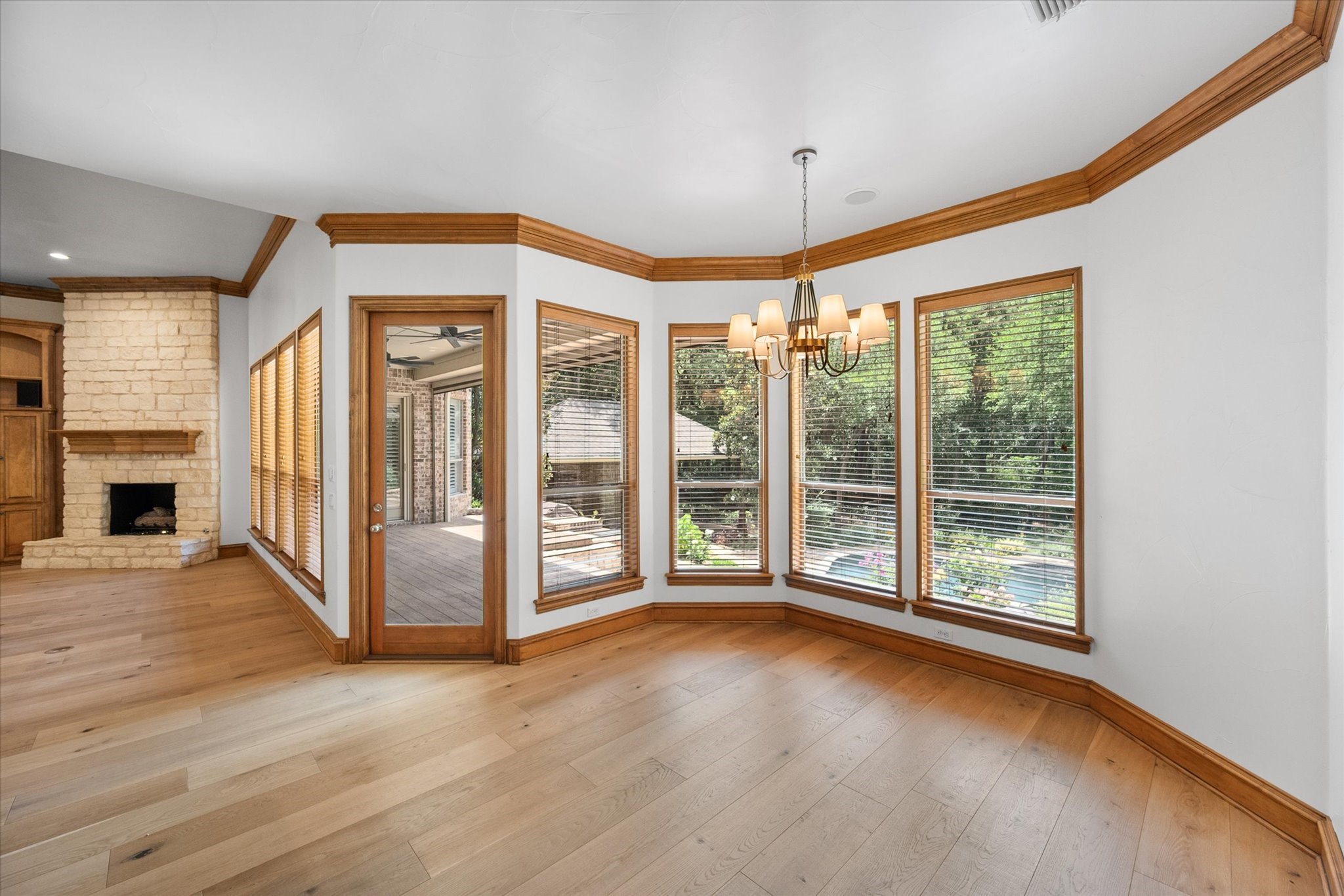 520 Round Hollow Lane