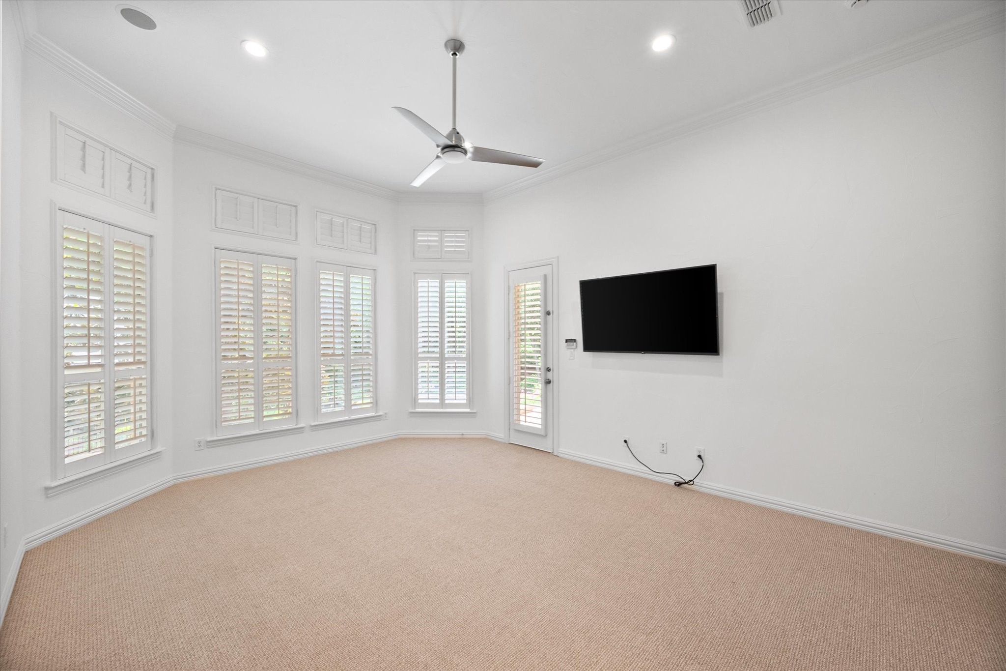 520 Round Hollow Lane