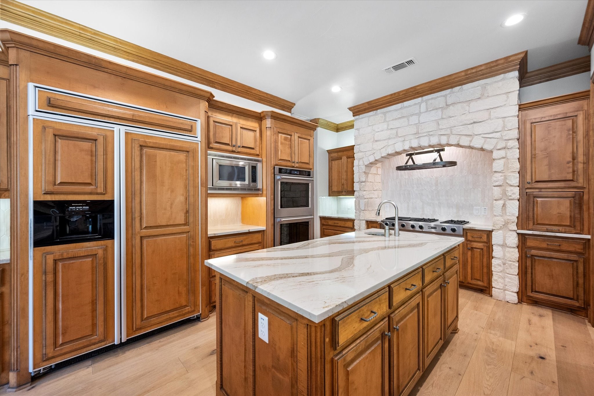 520 Round Hollow Lane