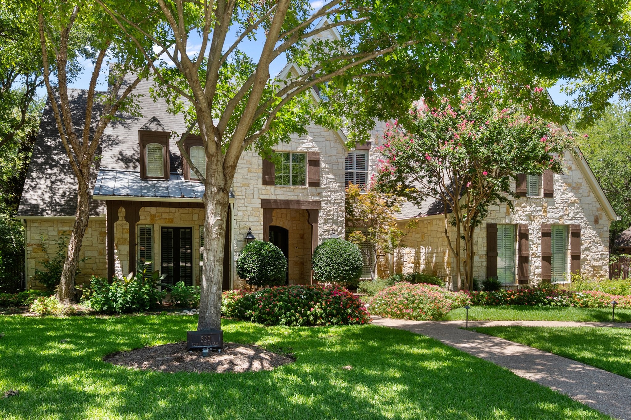 520 Round Hollow Lane