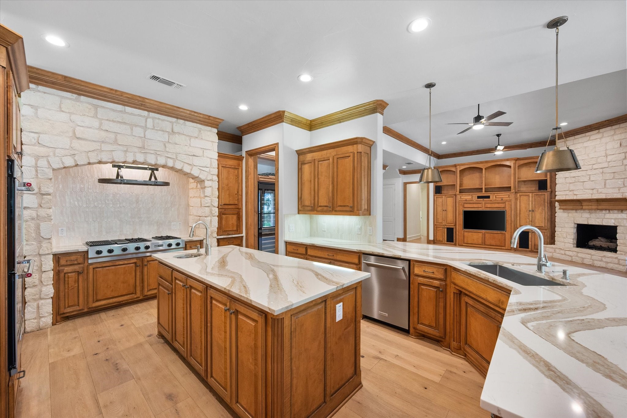 520 Round Hollow Lane