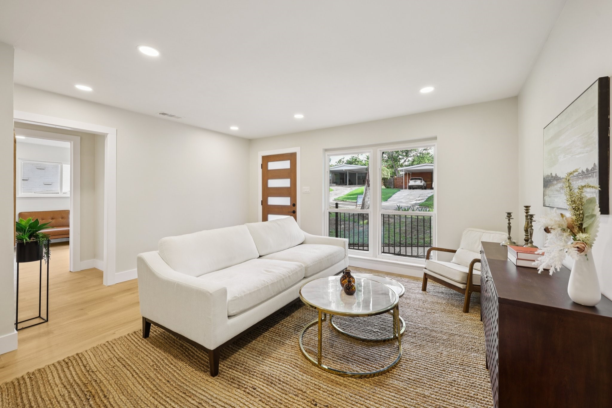 2121 Forest Oaks Drive