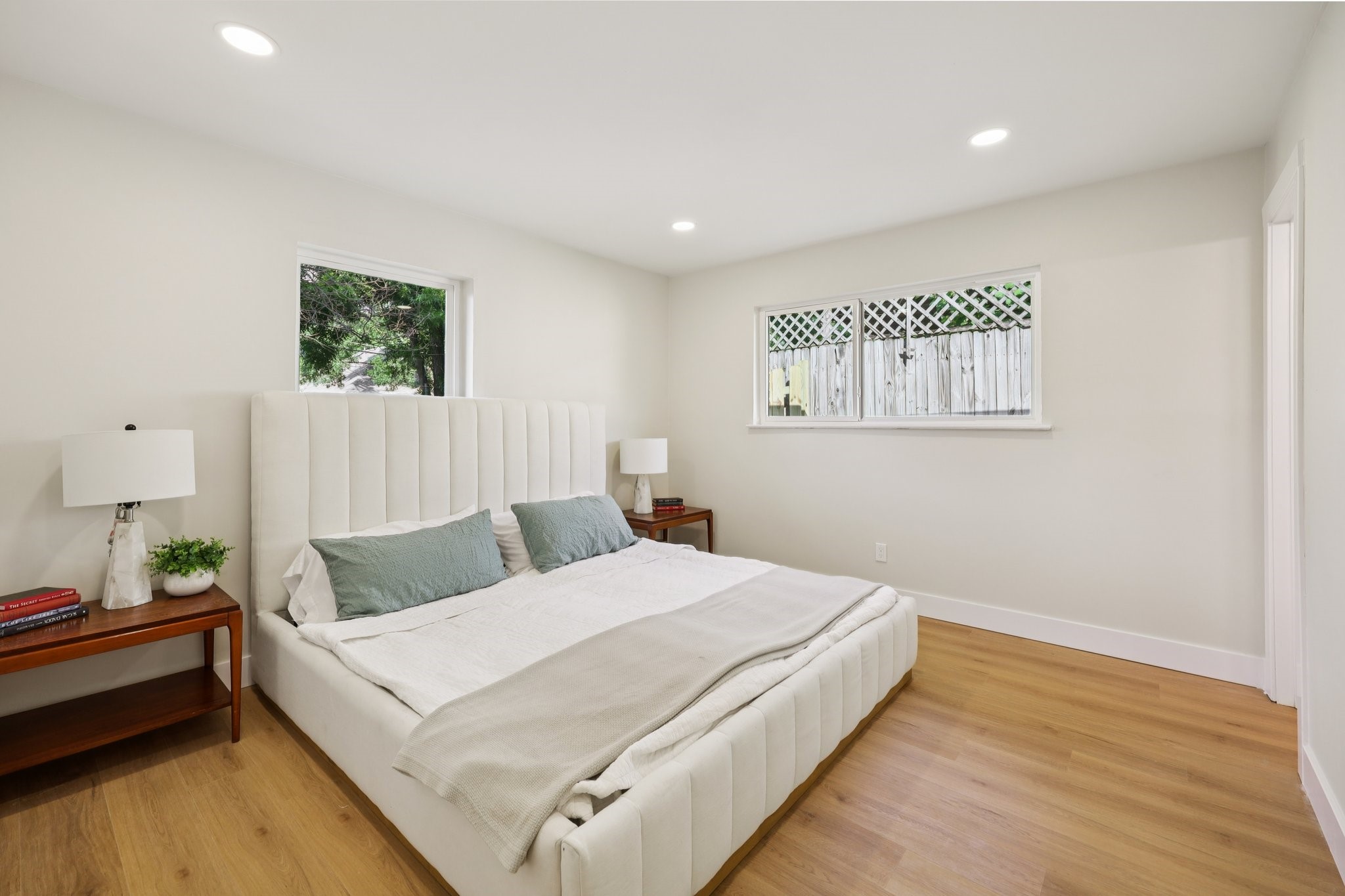 2121 Forest Oaks Drive