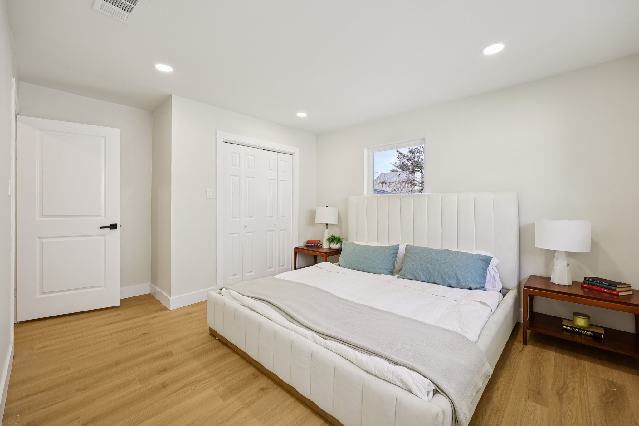 2121 Forest Oaks Drive