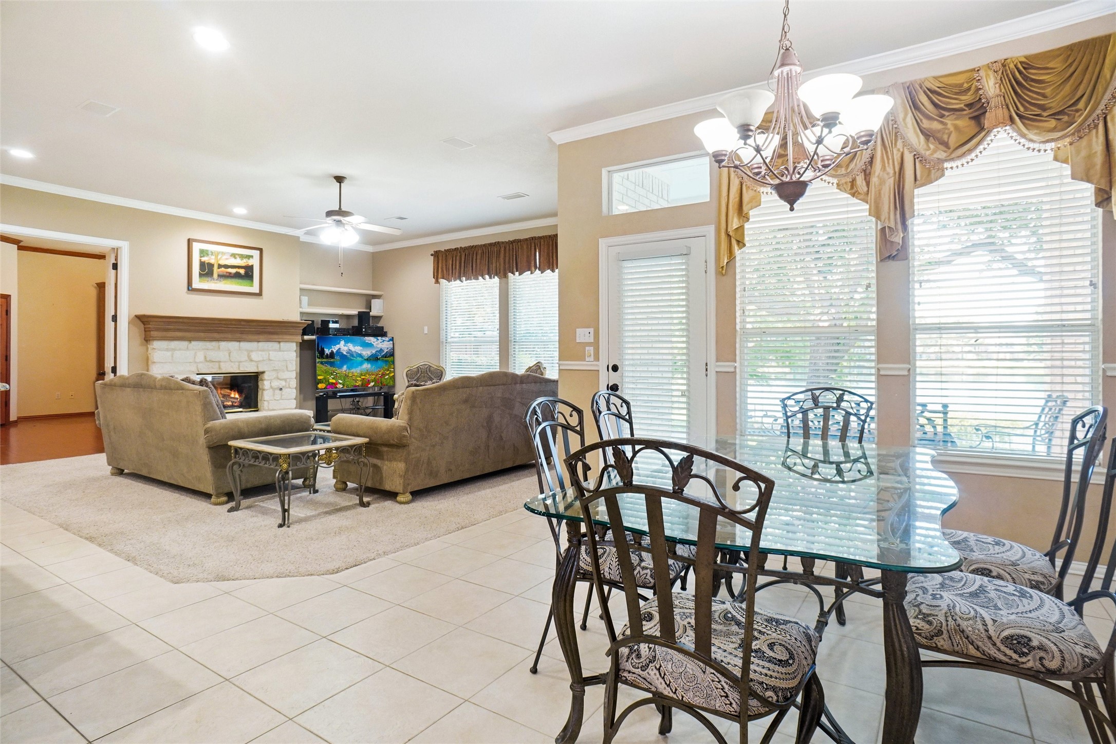 915 Brazos Drive