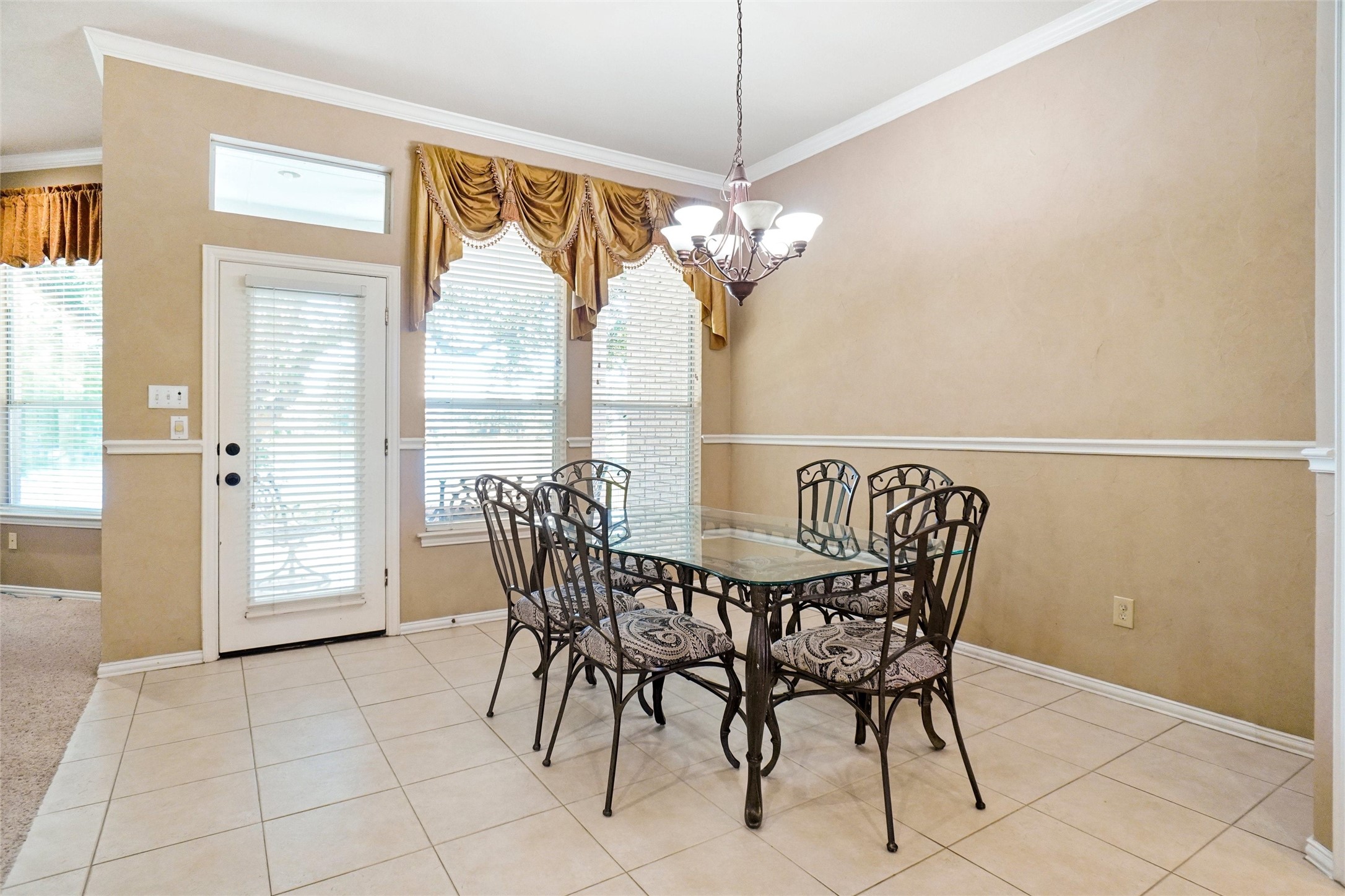 915 Brazos Drive