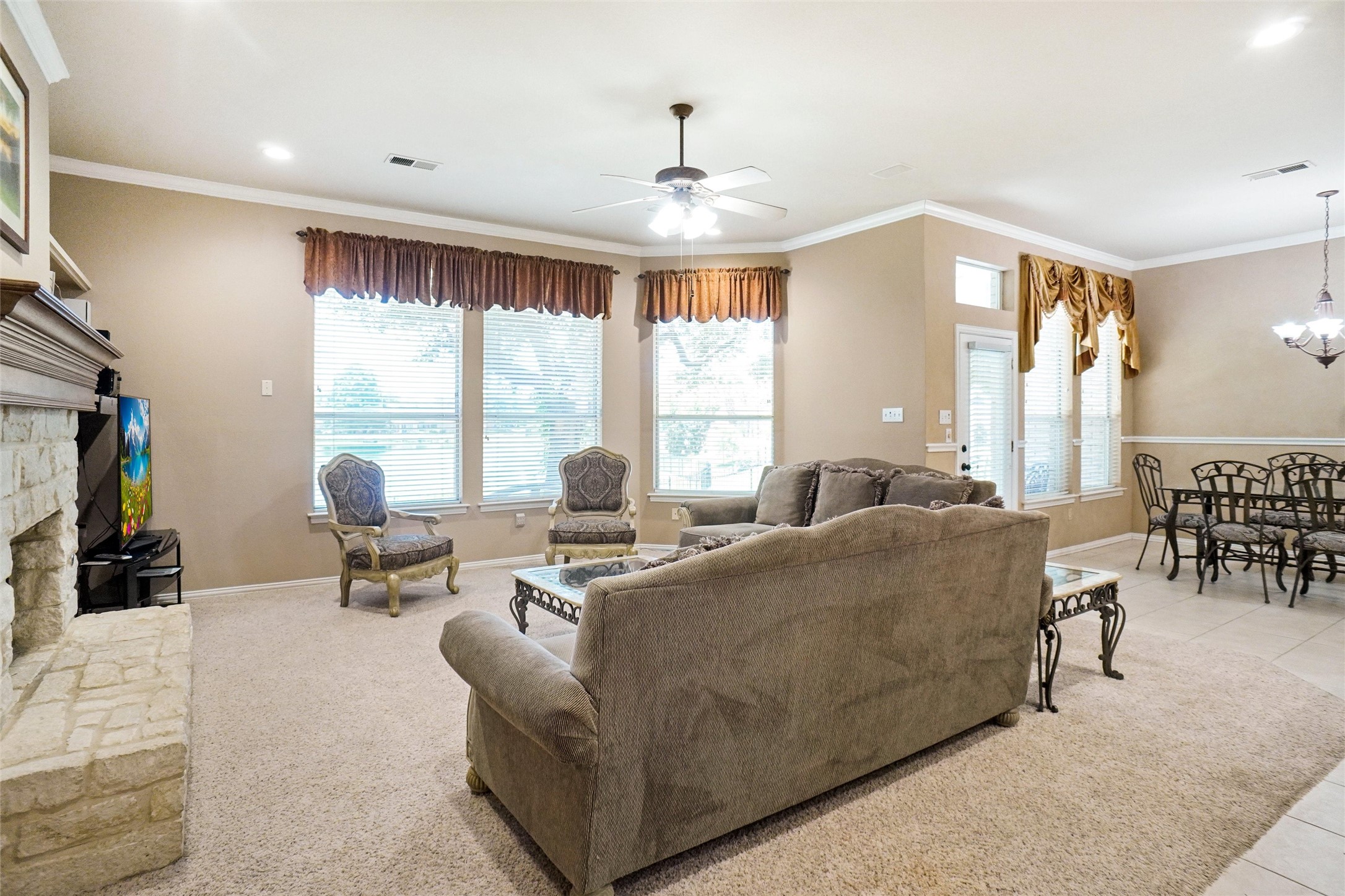 915 Brazos Drive