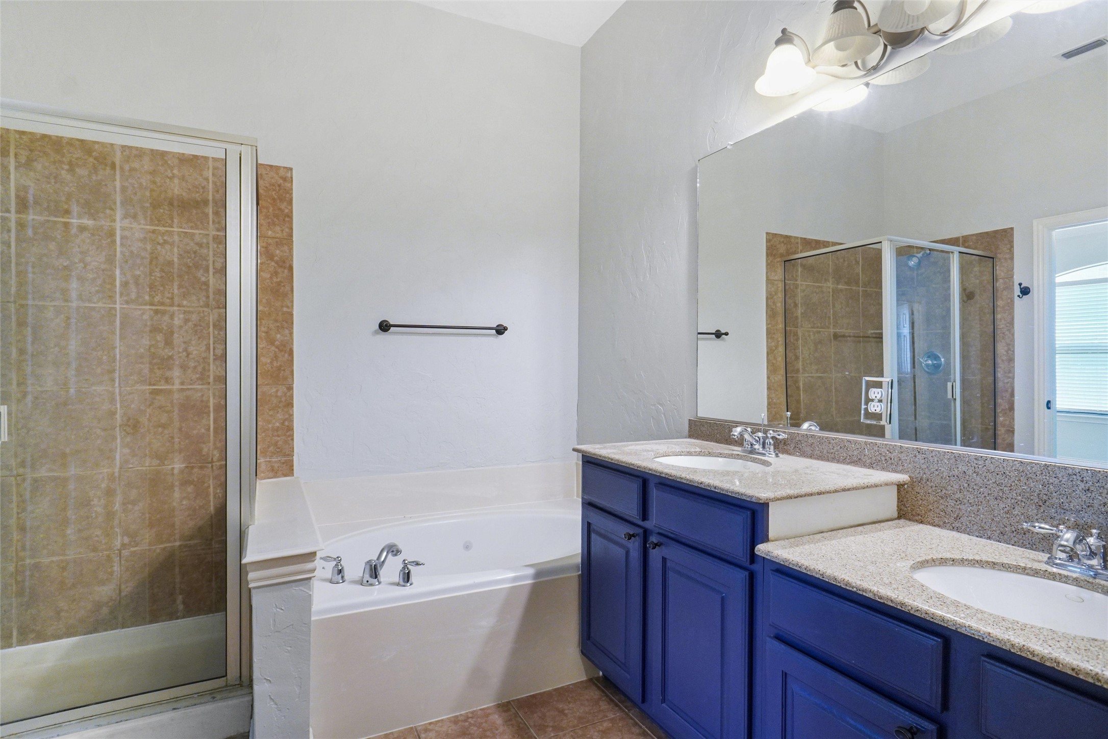 5920 Pedernales Ridge