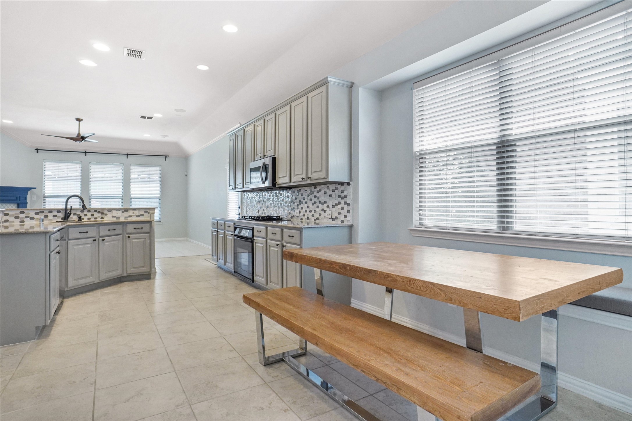 5920 Pedernales Ridge