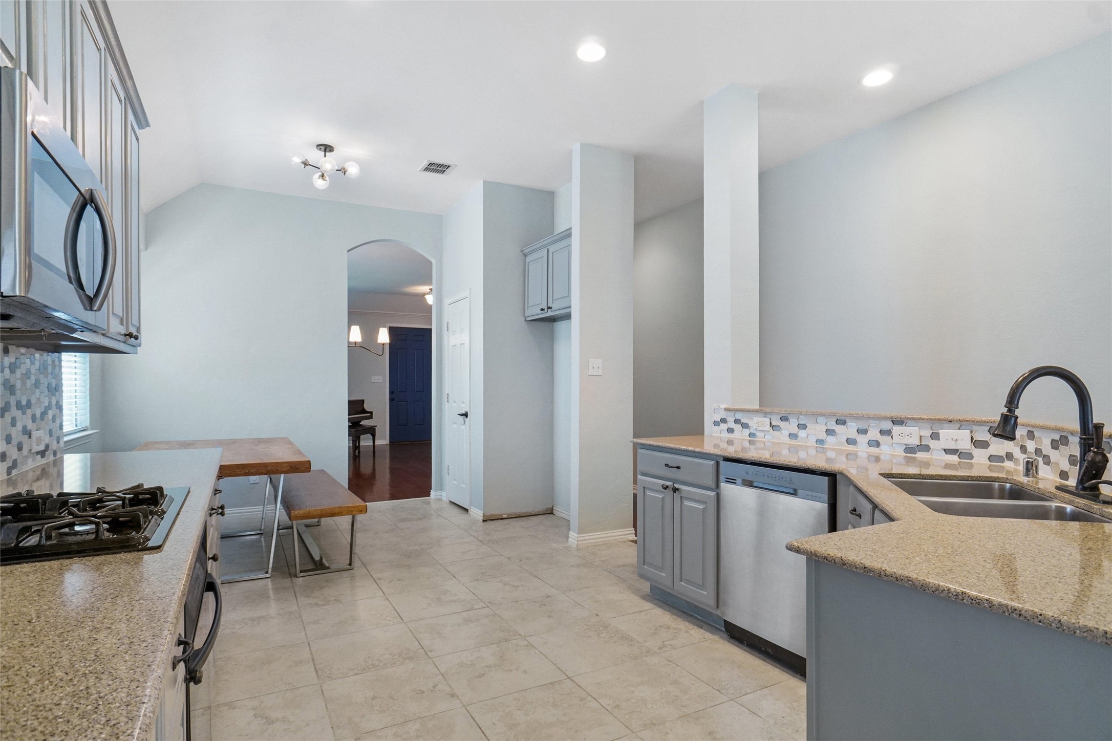 5920 Pedernales Ridge