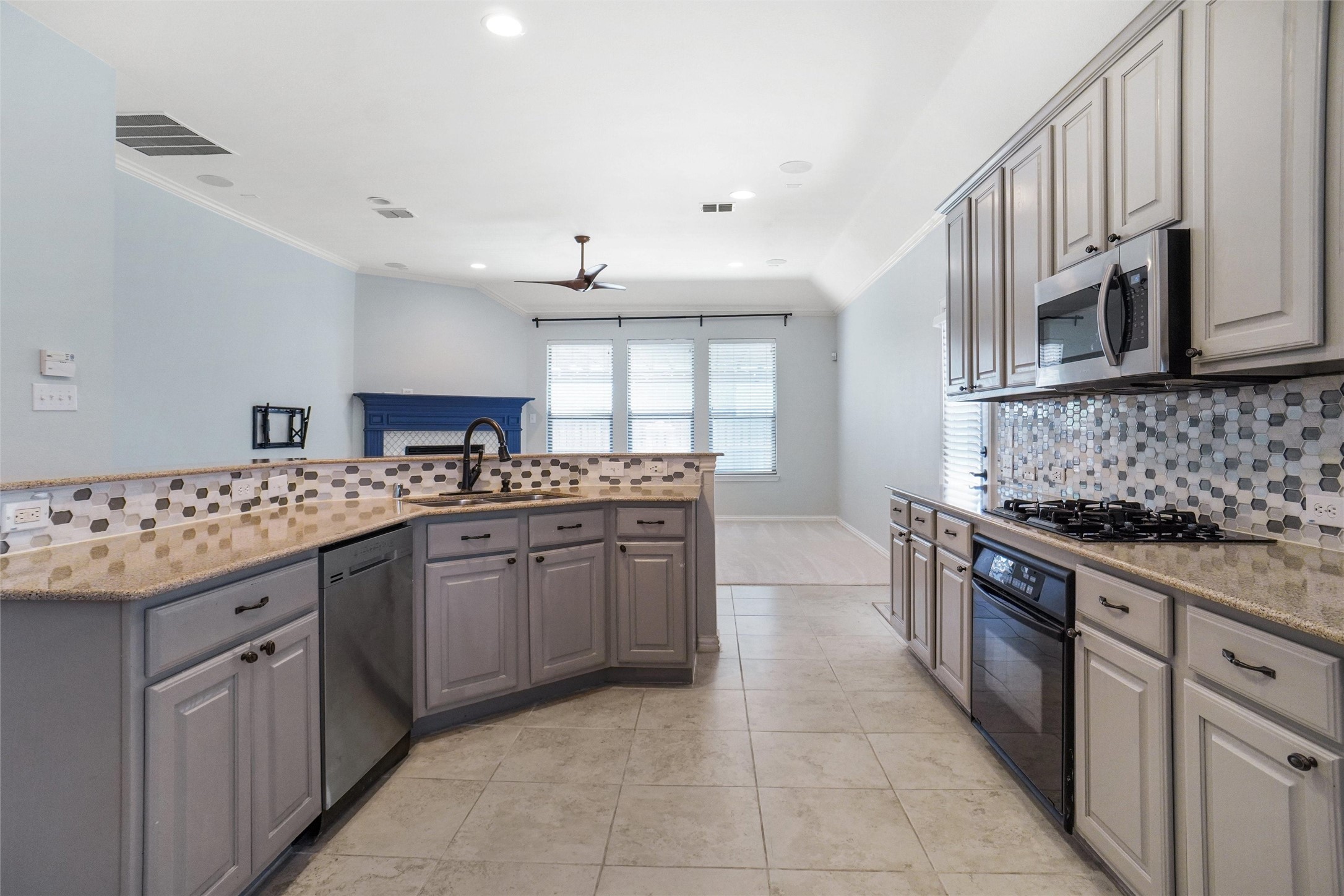 5920 Pedernales Ridge