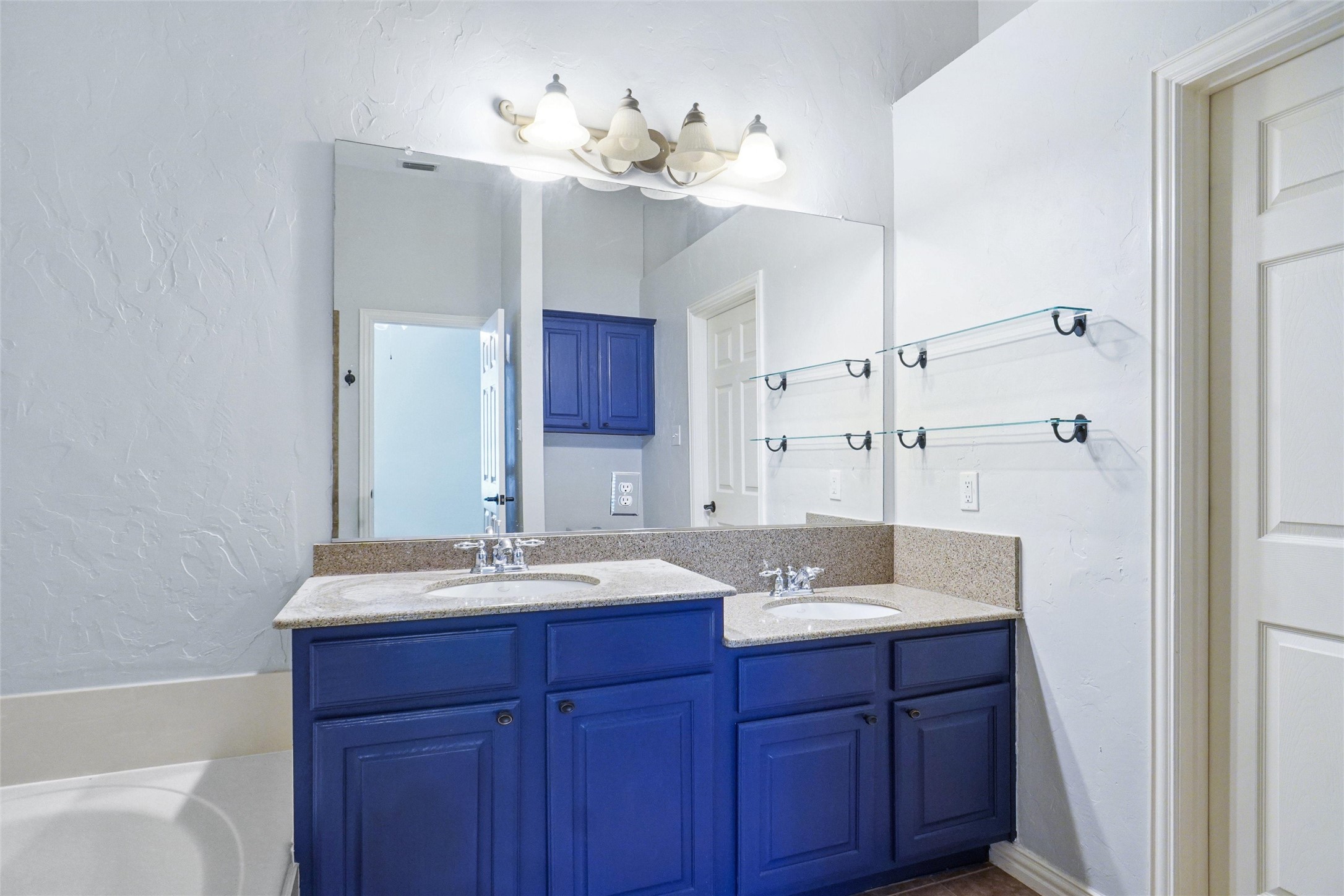 5920 Pedernales Ridge