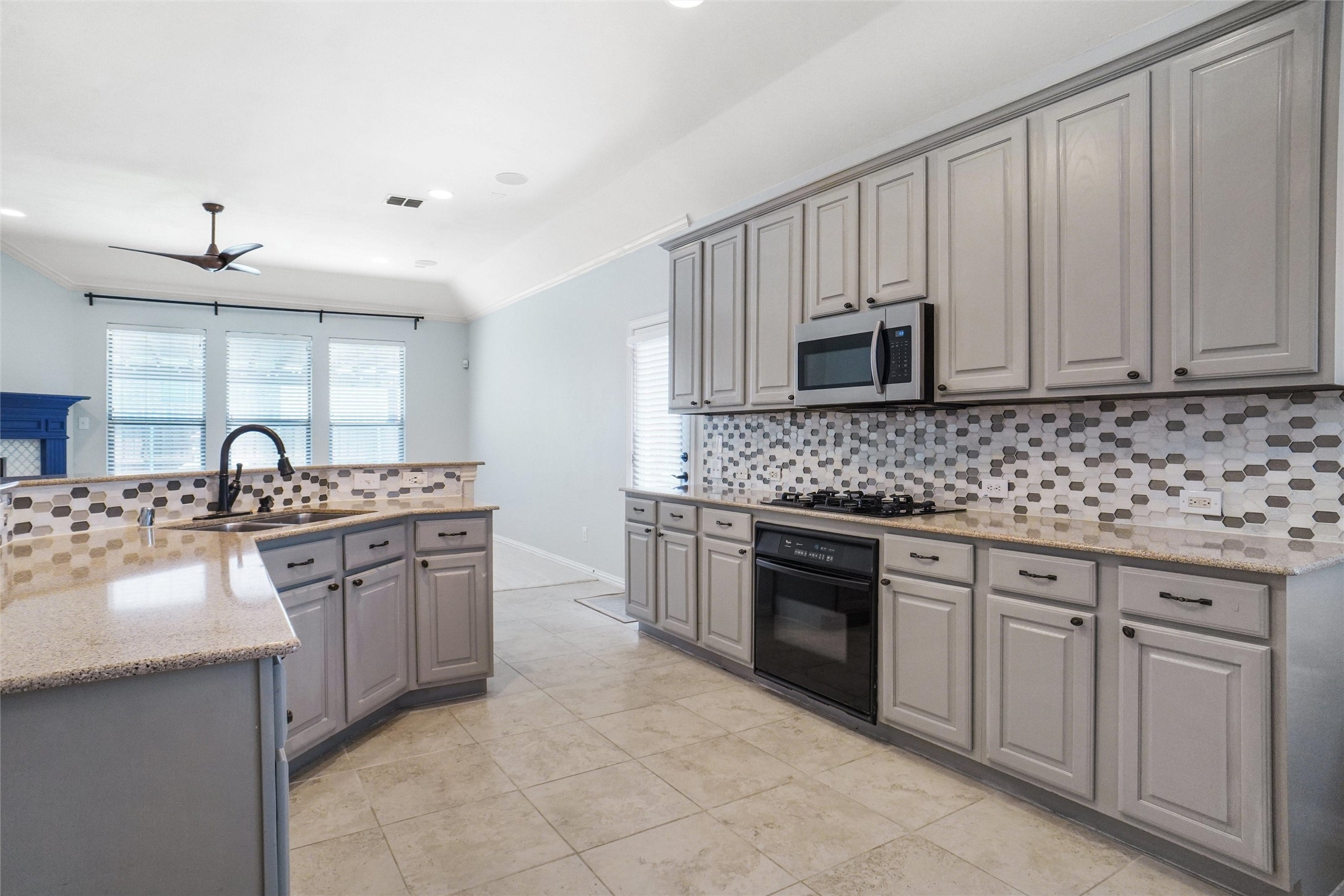 5920 Pedernales Ridge