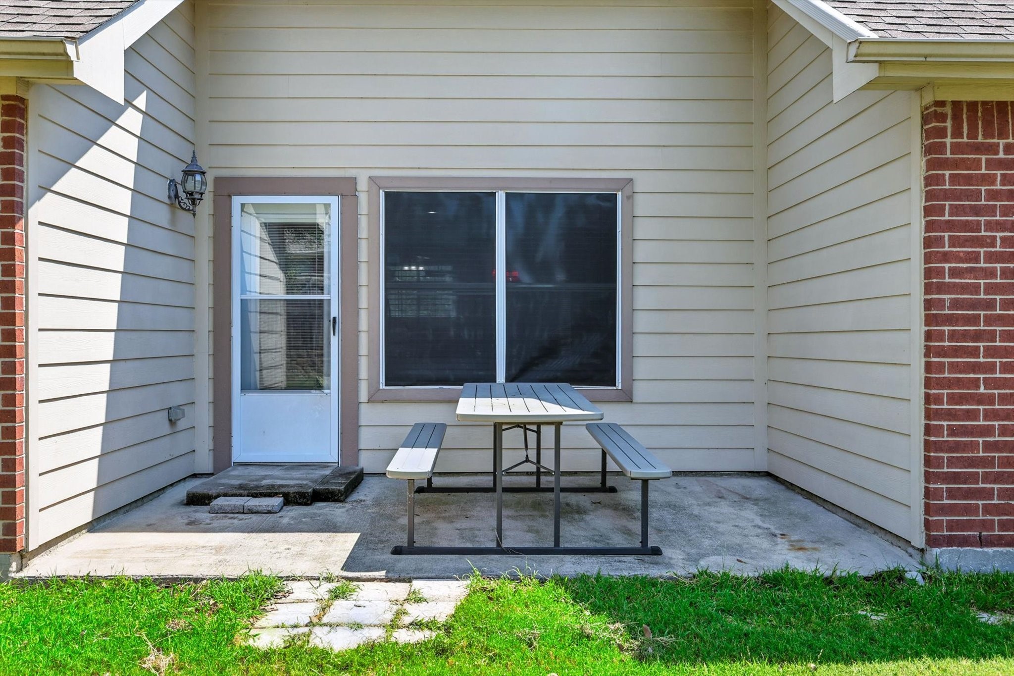 6012 Parkplace Drive
