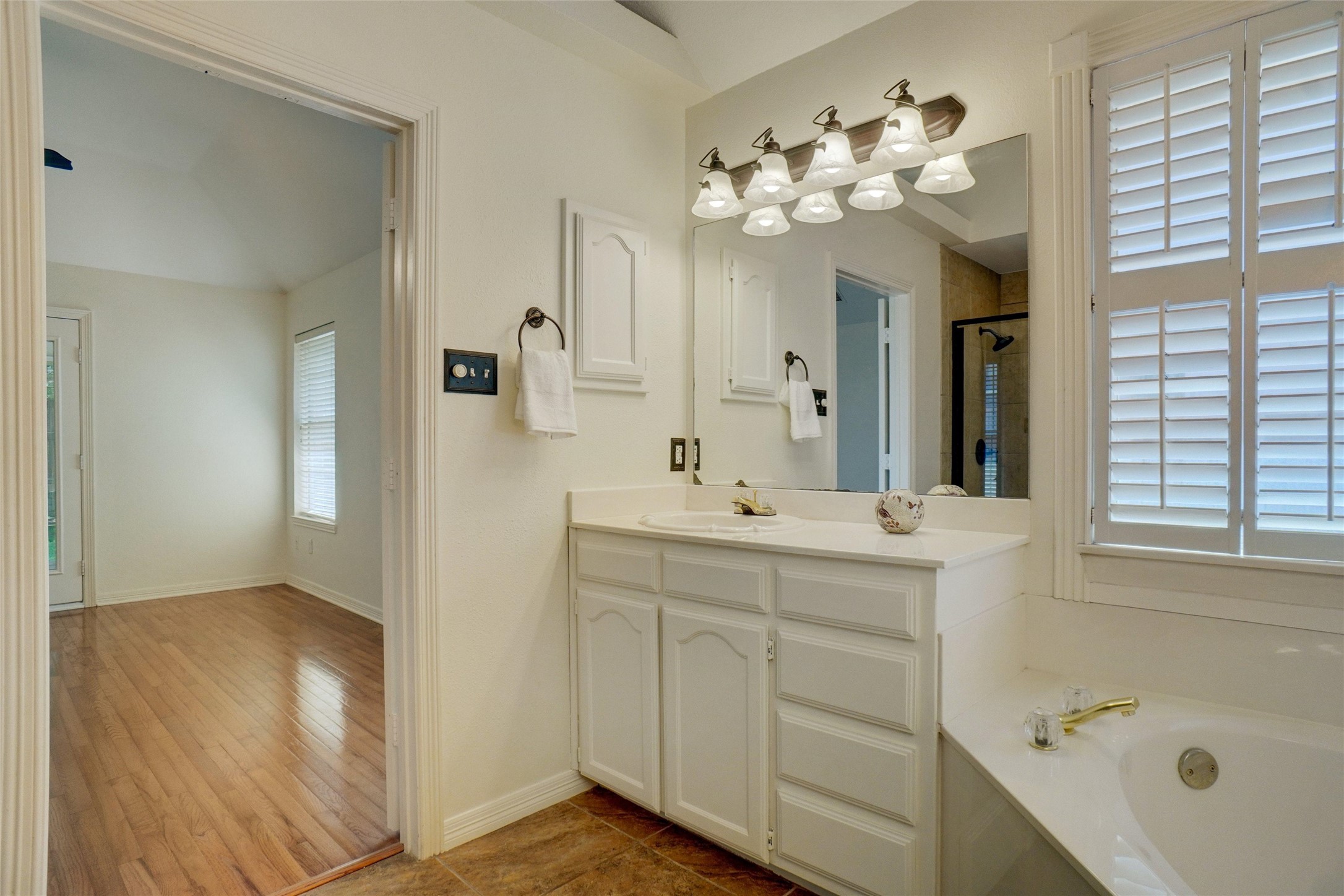 3404 Glade Creek Drive