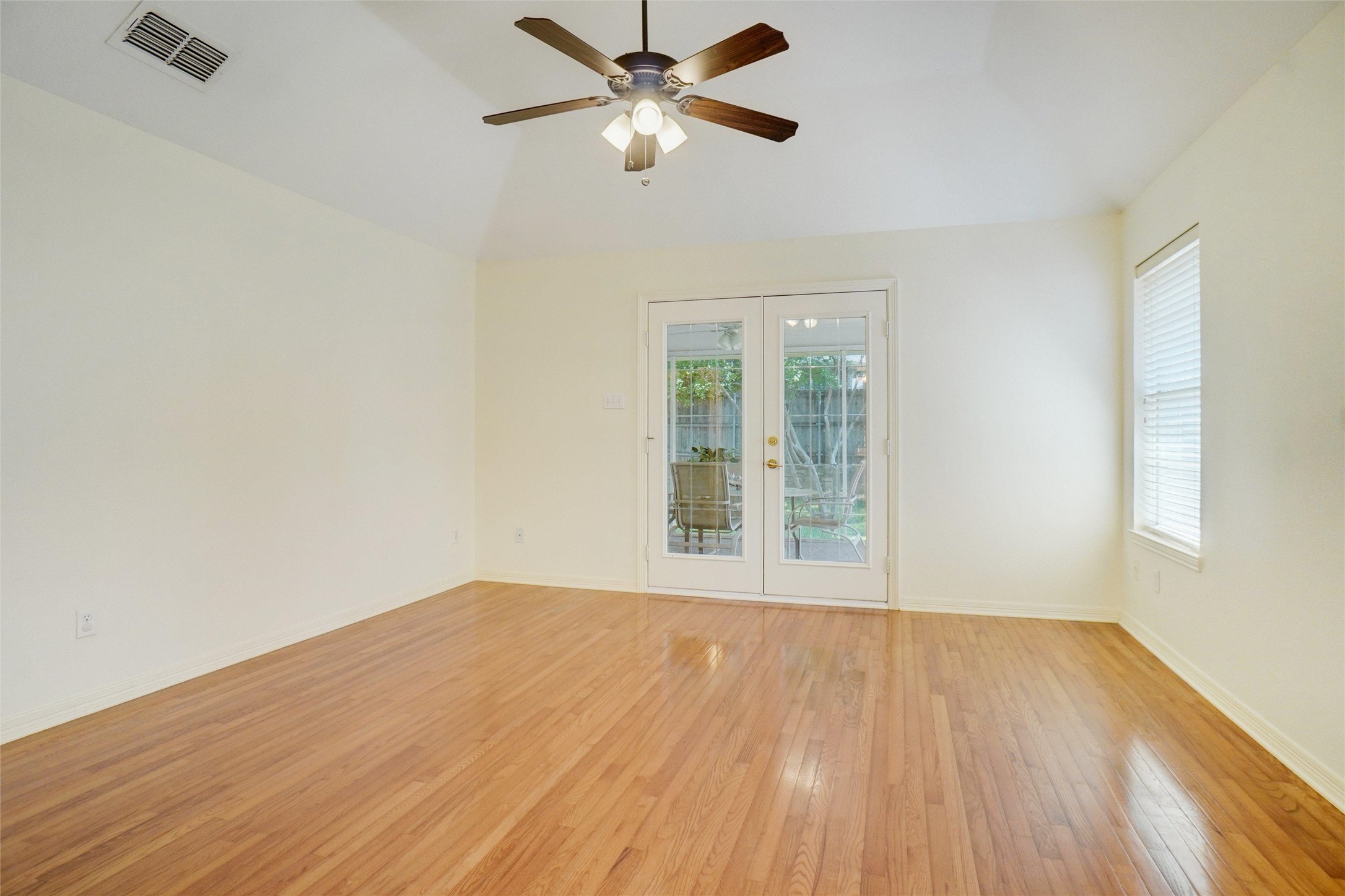 3404 Glade Creek Drive