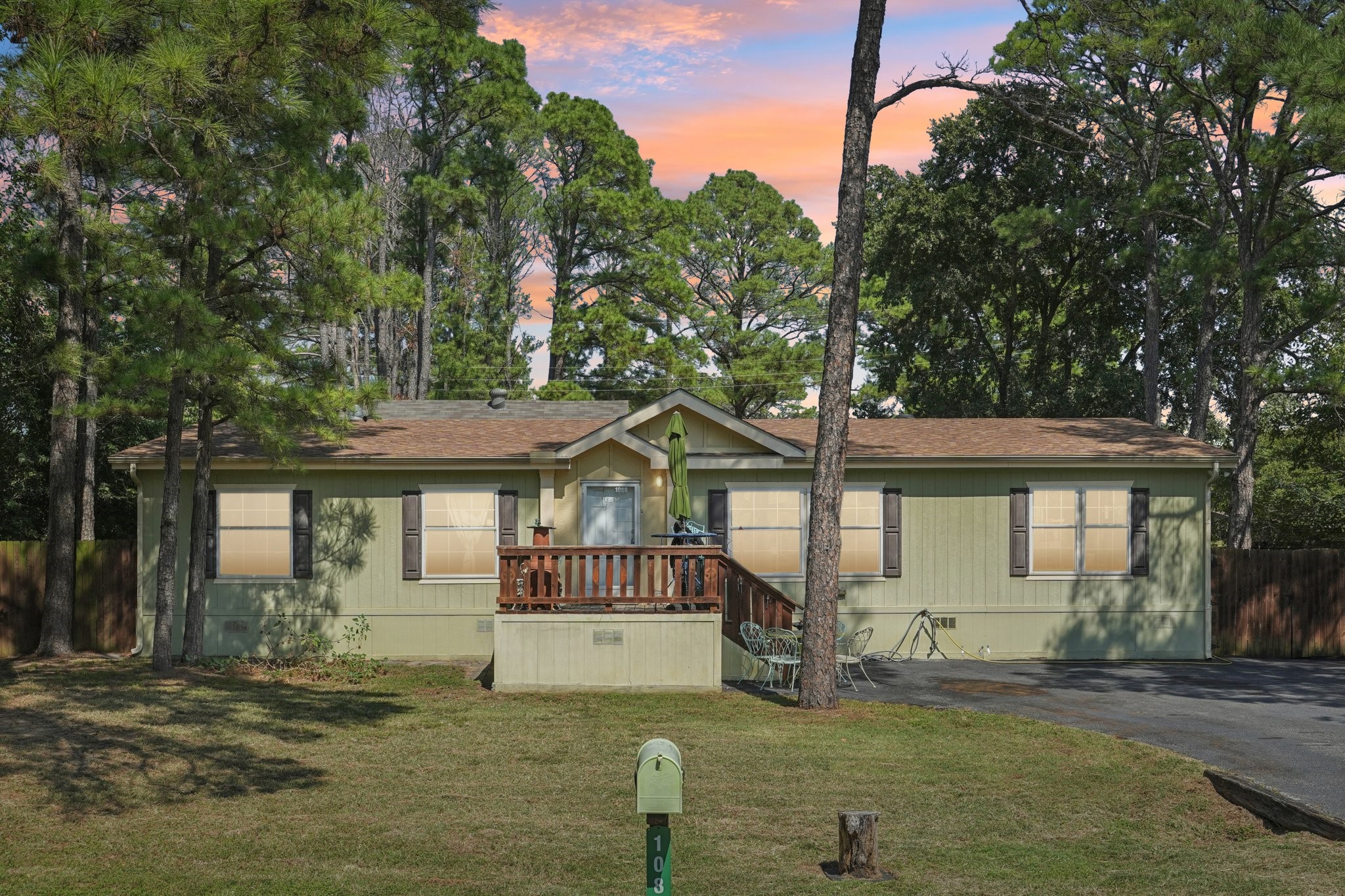 1088 Westpark Circle S