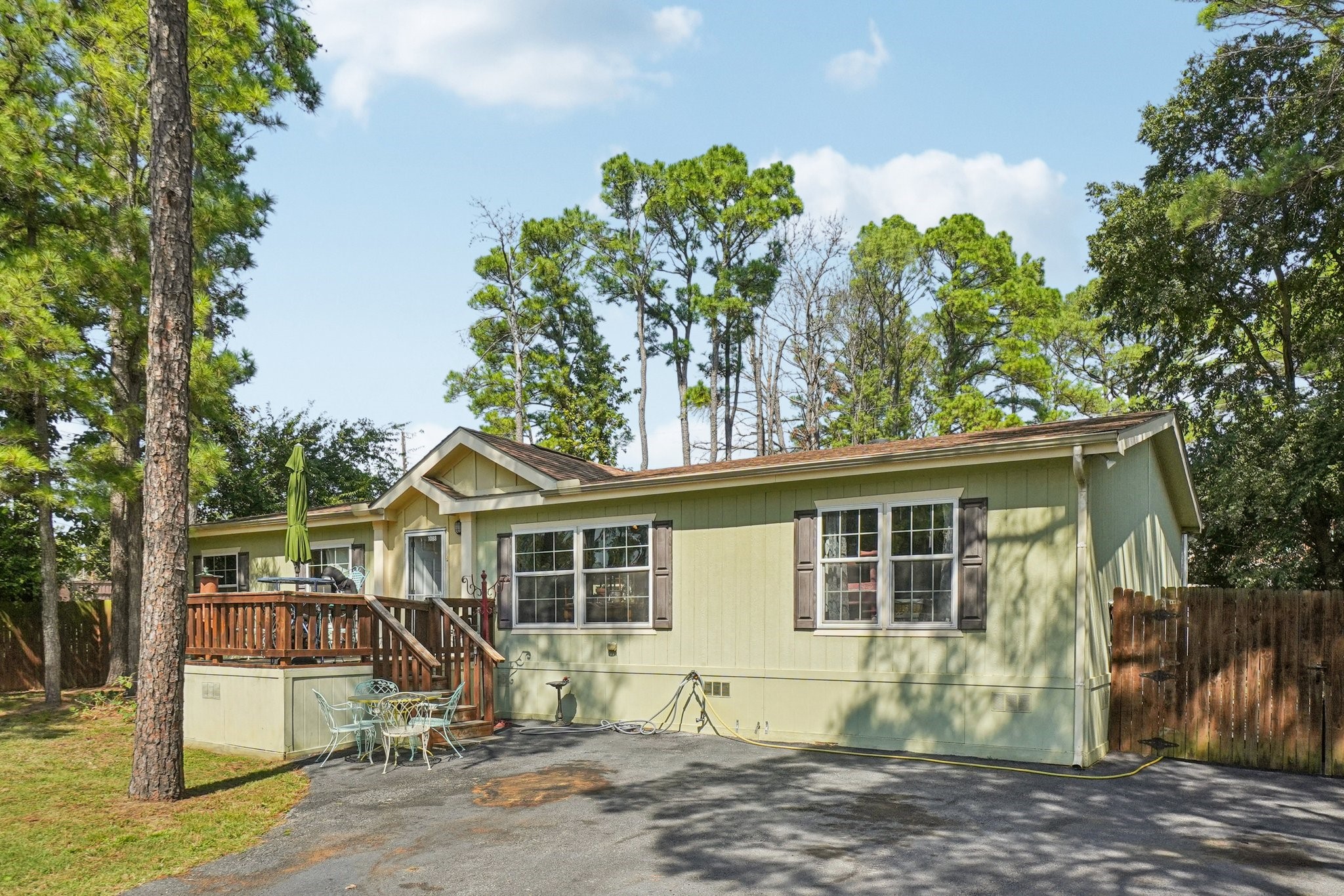 1088 Westpark Circle S