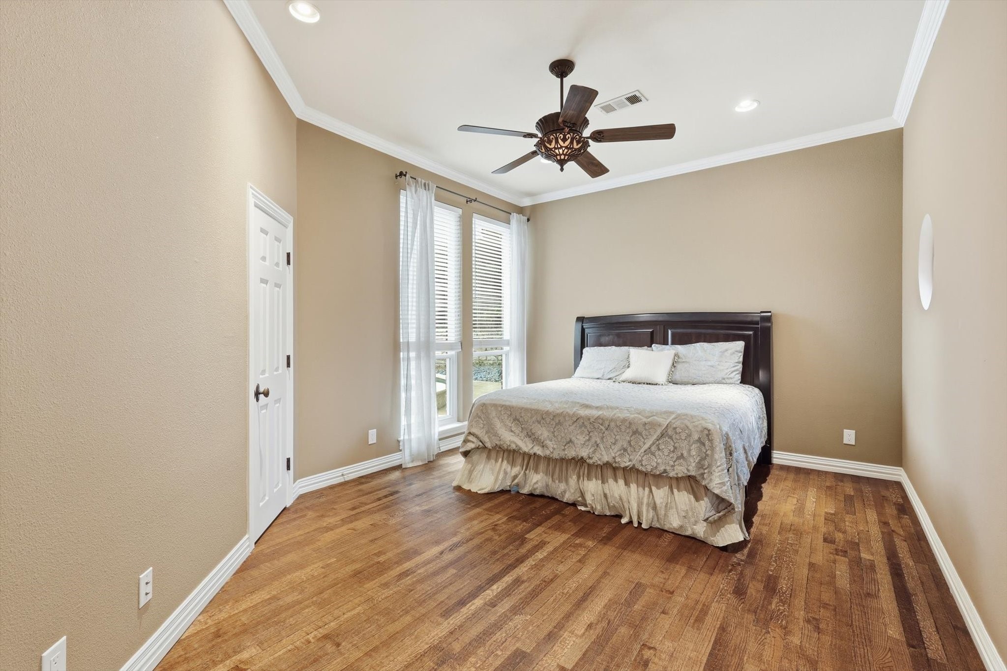 5110 Old Oak Lane