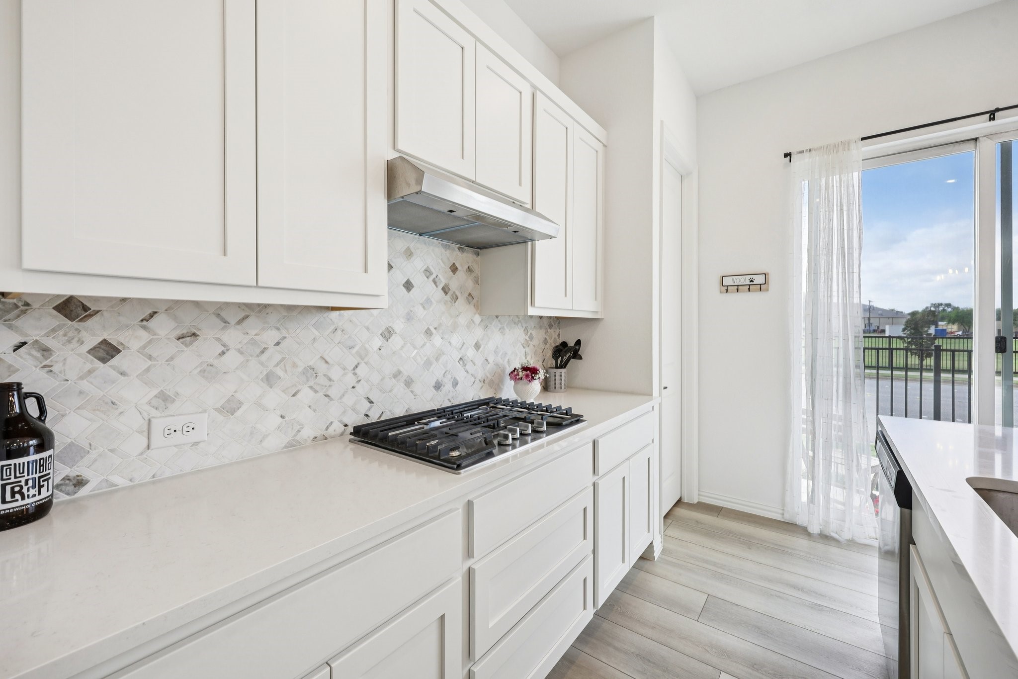 6201 Queens Path