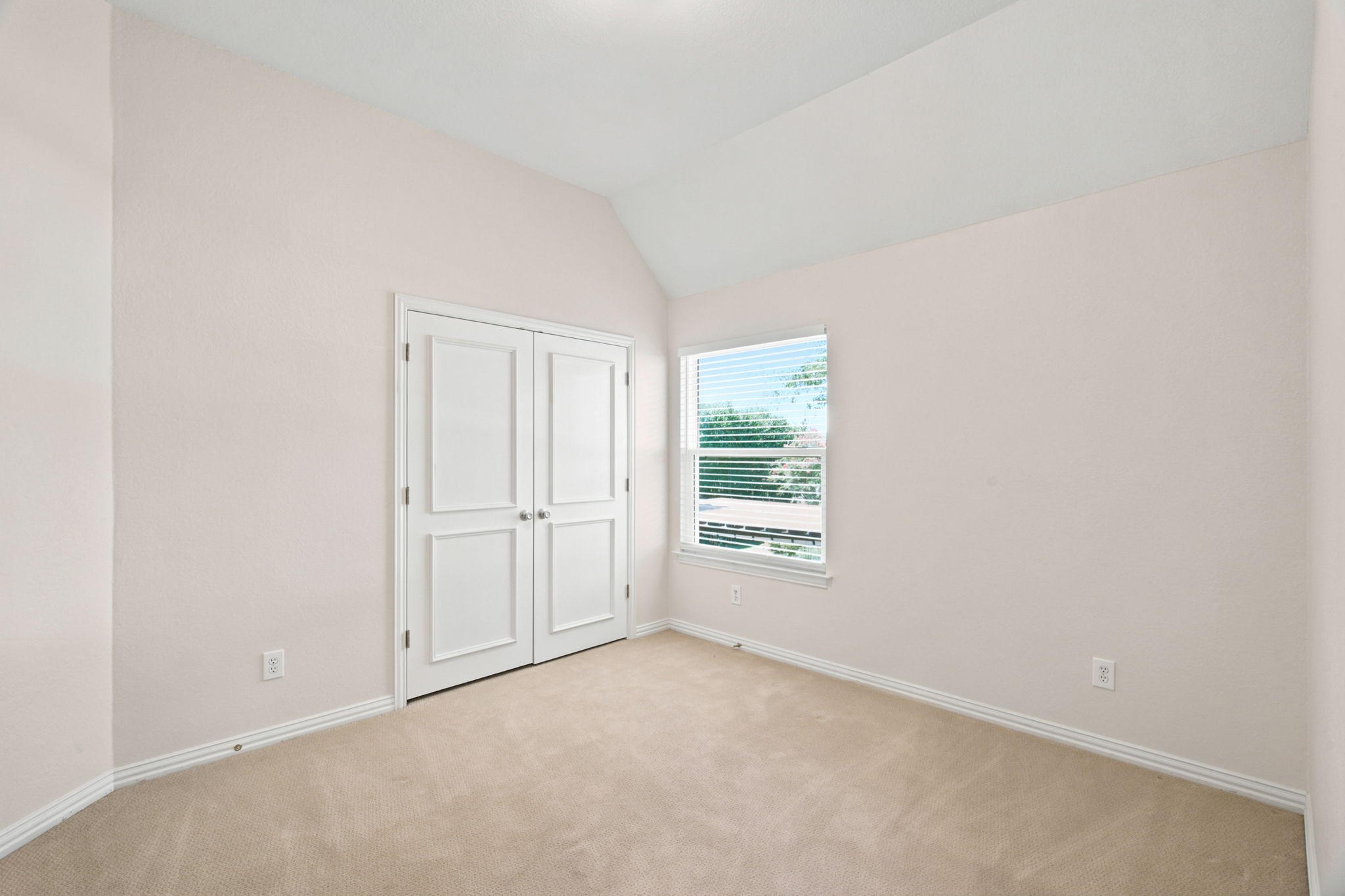 210 Highland Oaks Circle