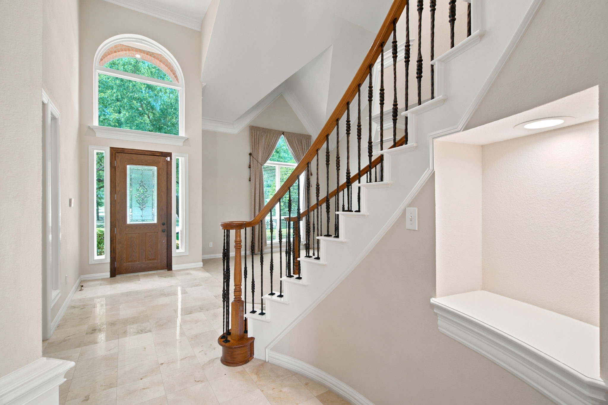 210 Highland Oaks Circle