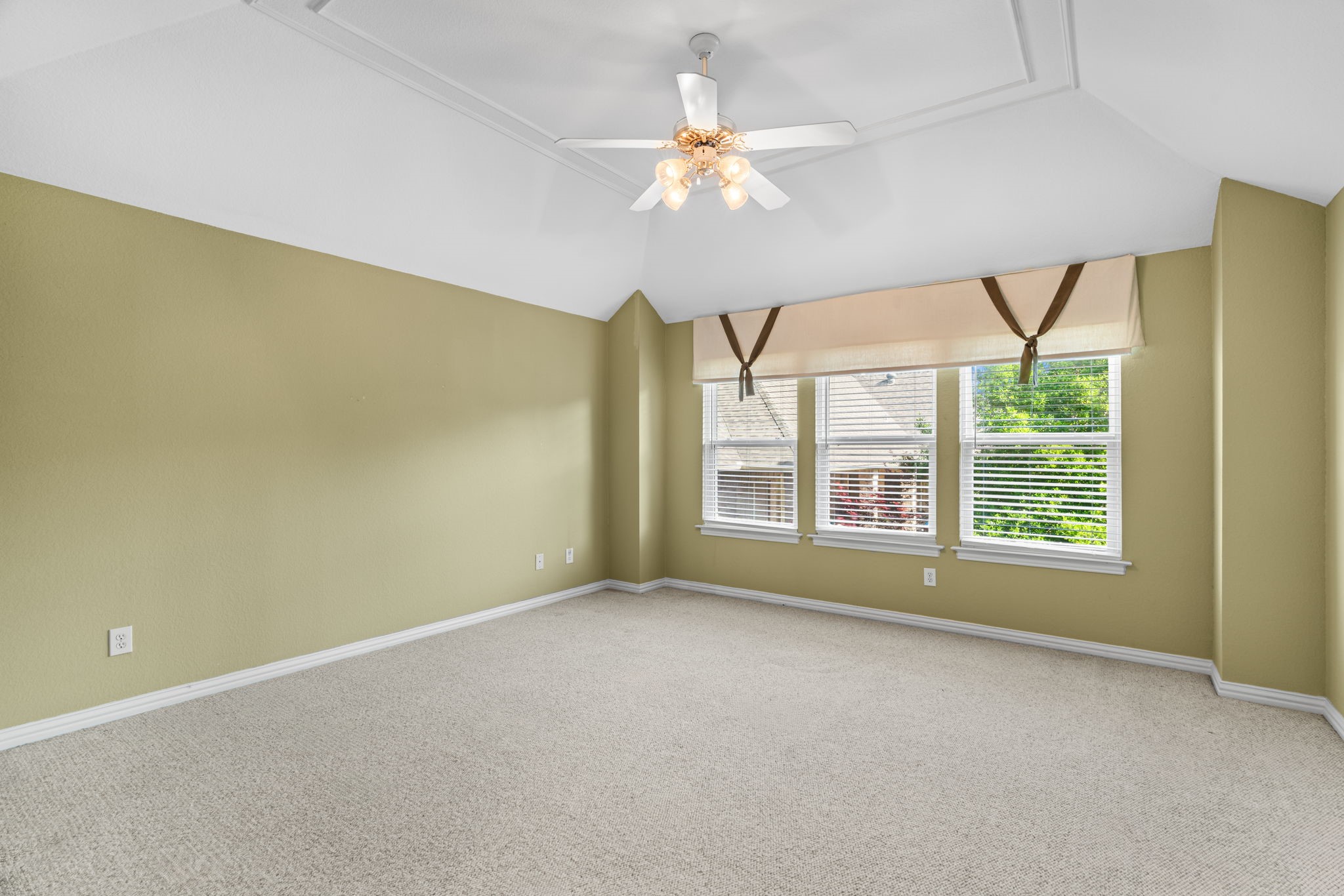 210 Highland Oaks Circle