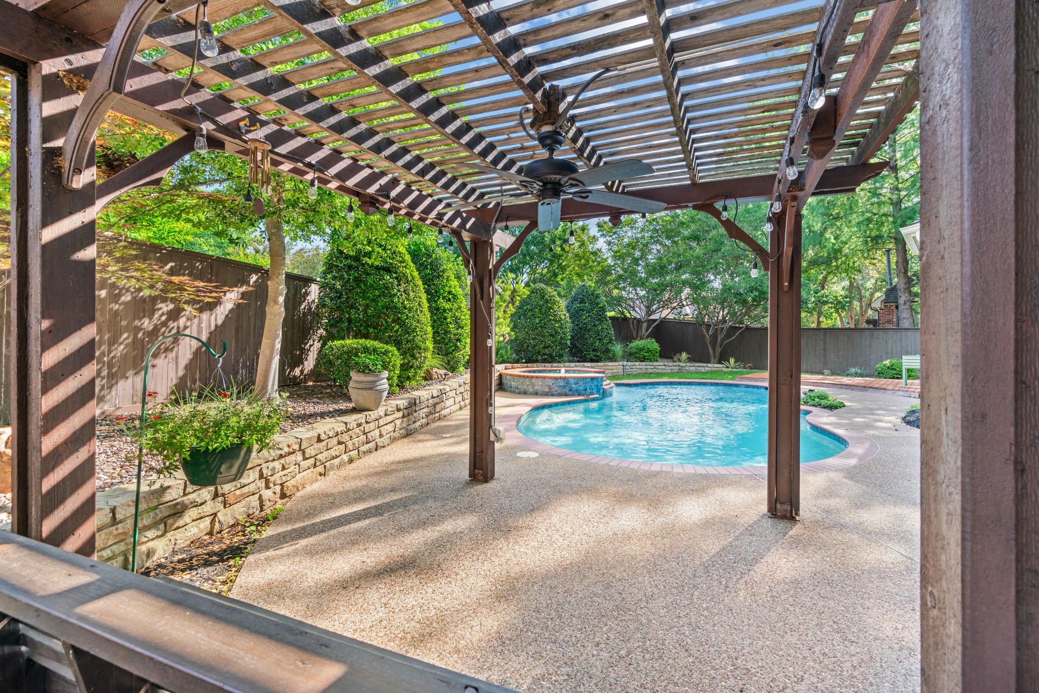 210 Highland Oaks Circle