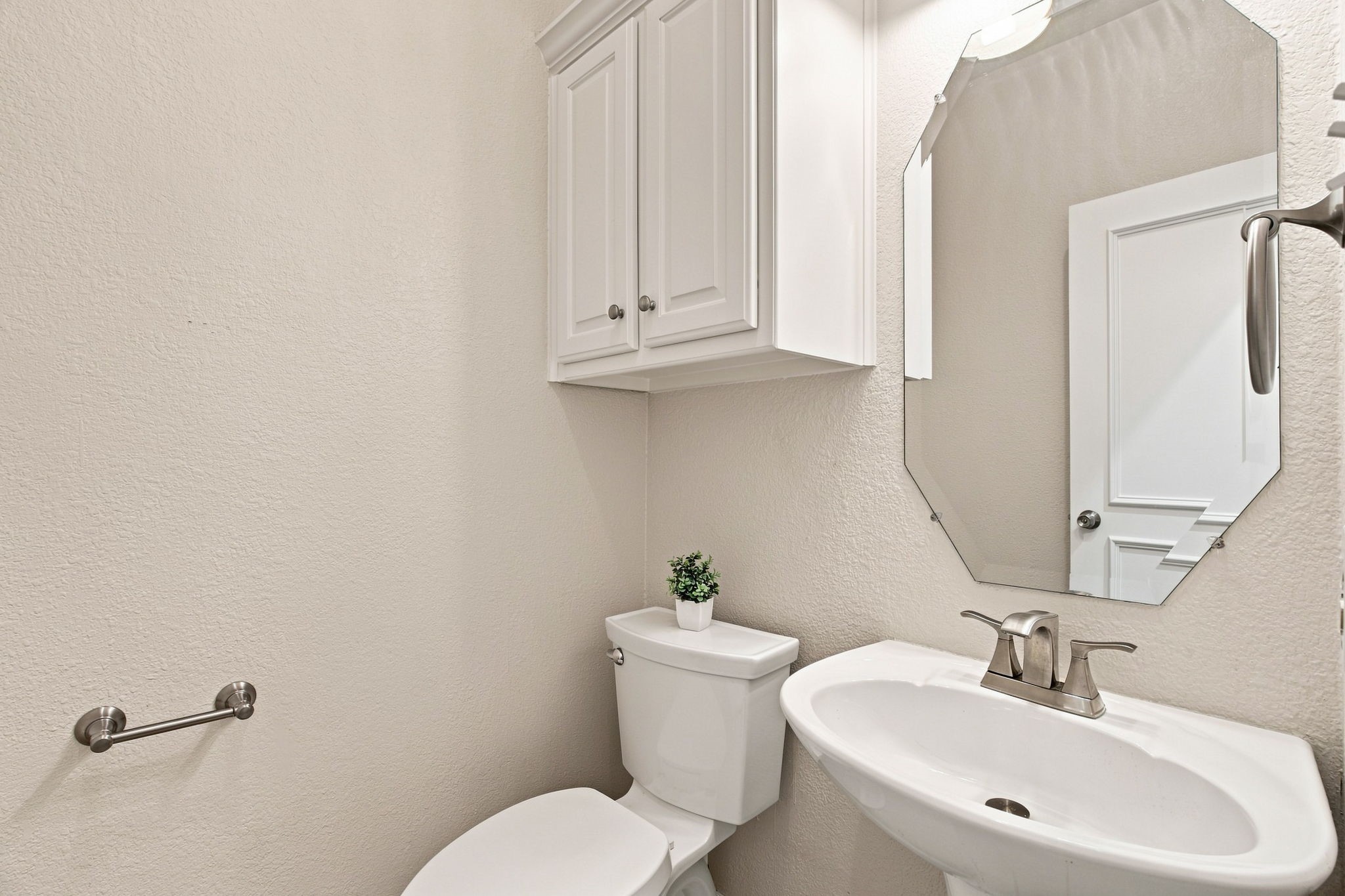 210 Highland Oaks Circle