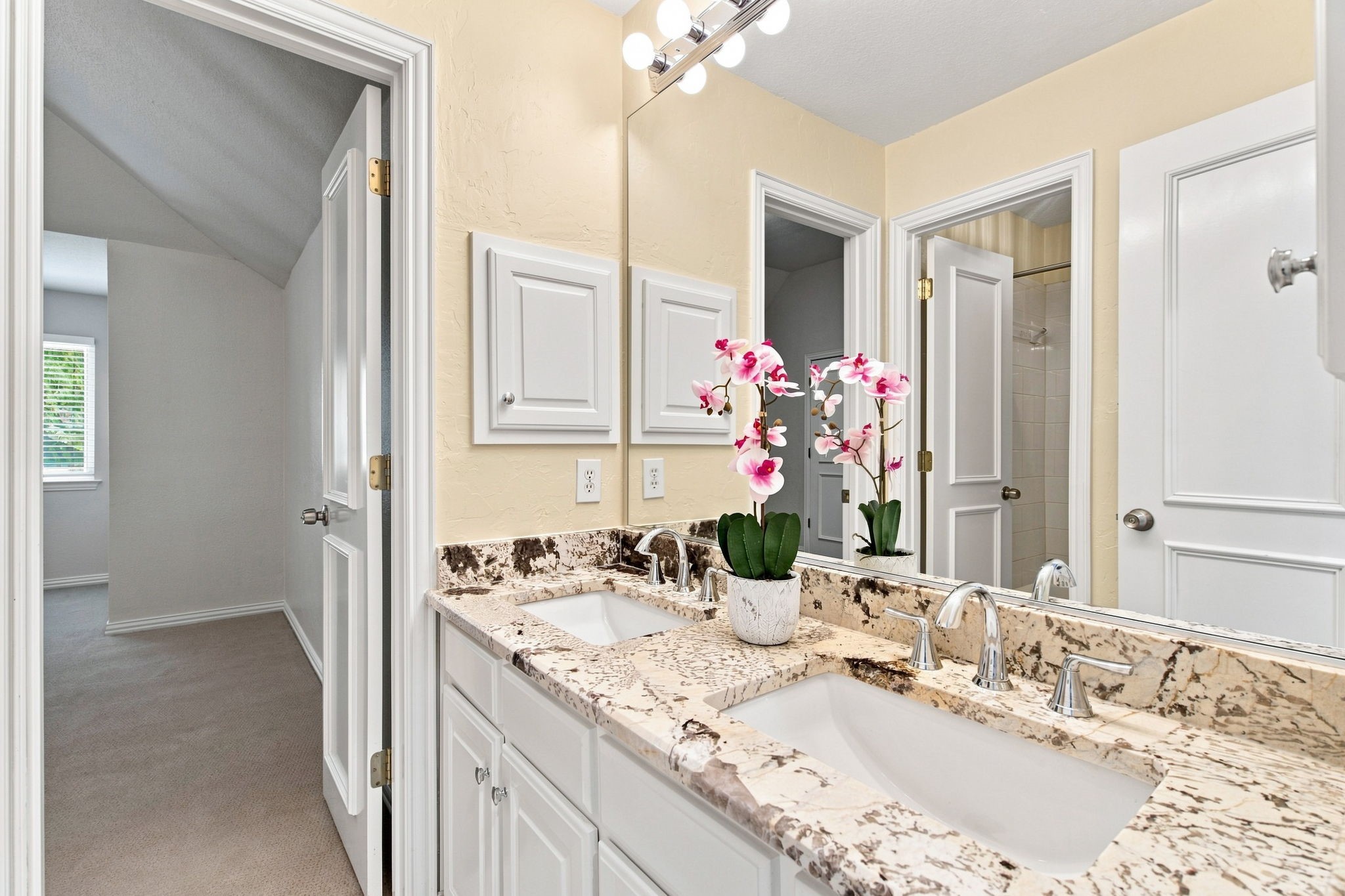210 Highland Oaks Circle