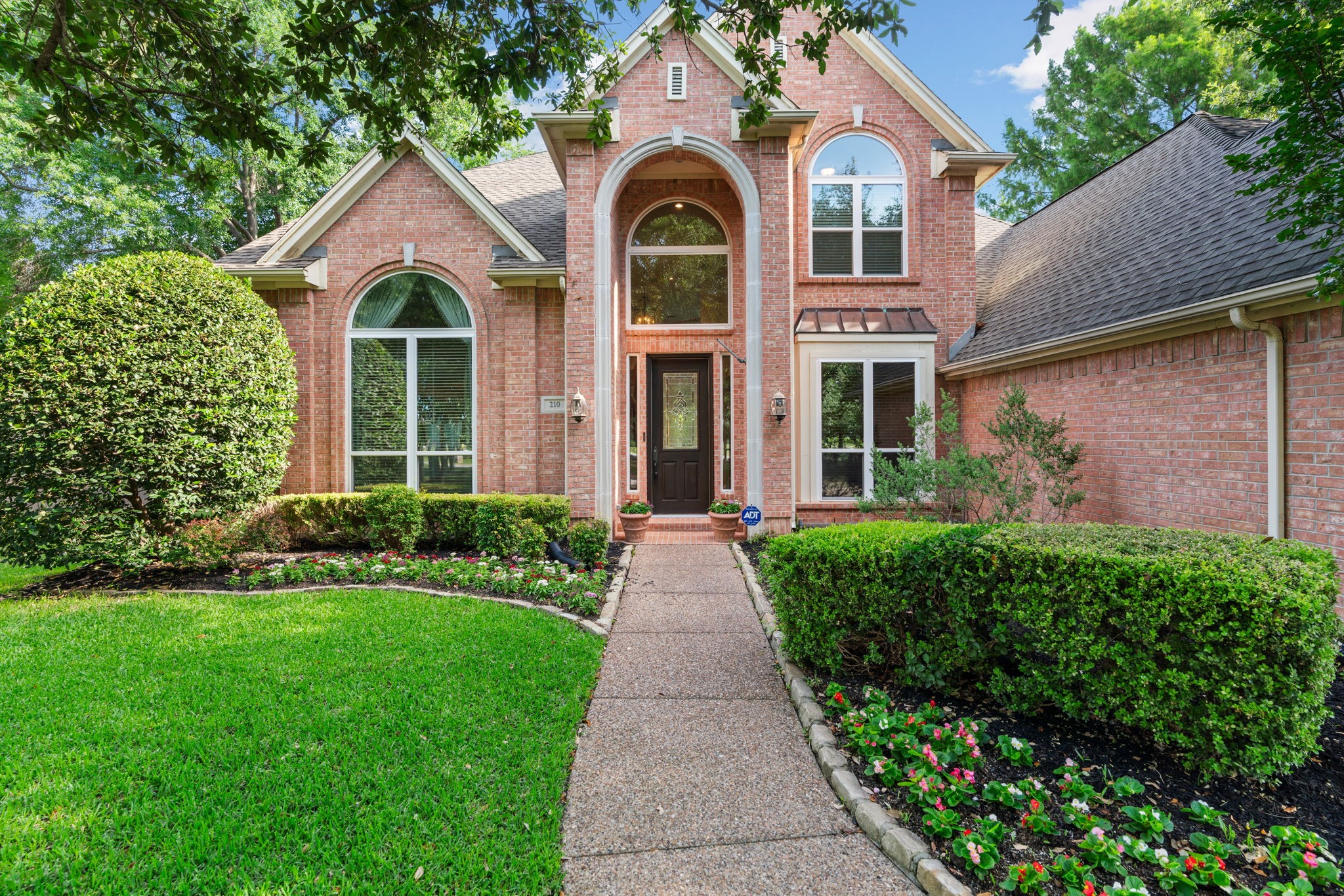 210 Highland Oaks Circle