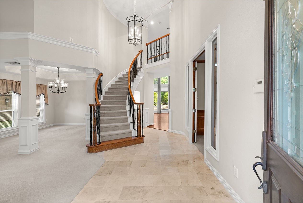 210 Highland Oaks Circle