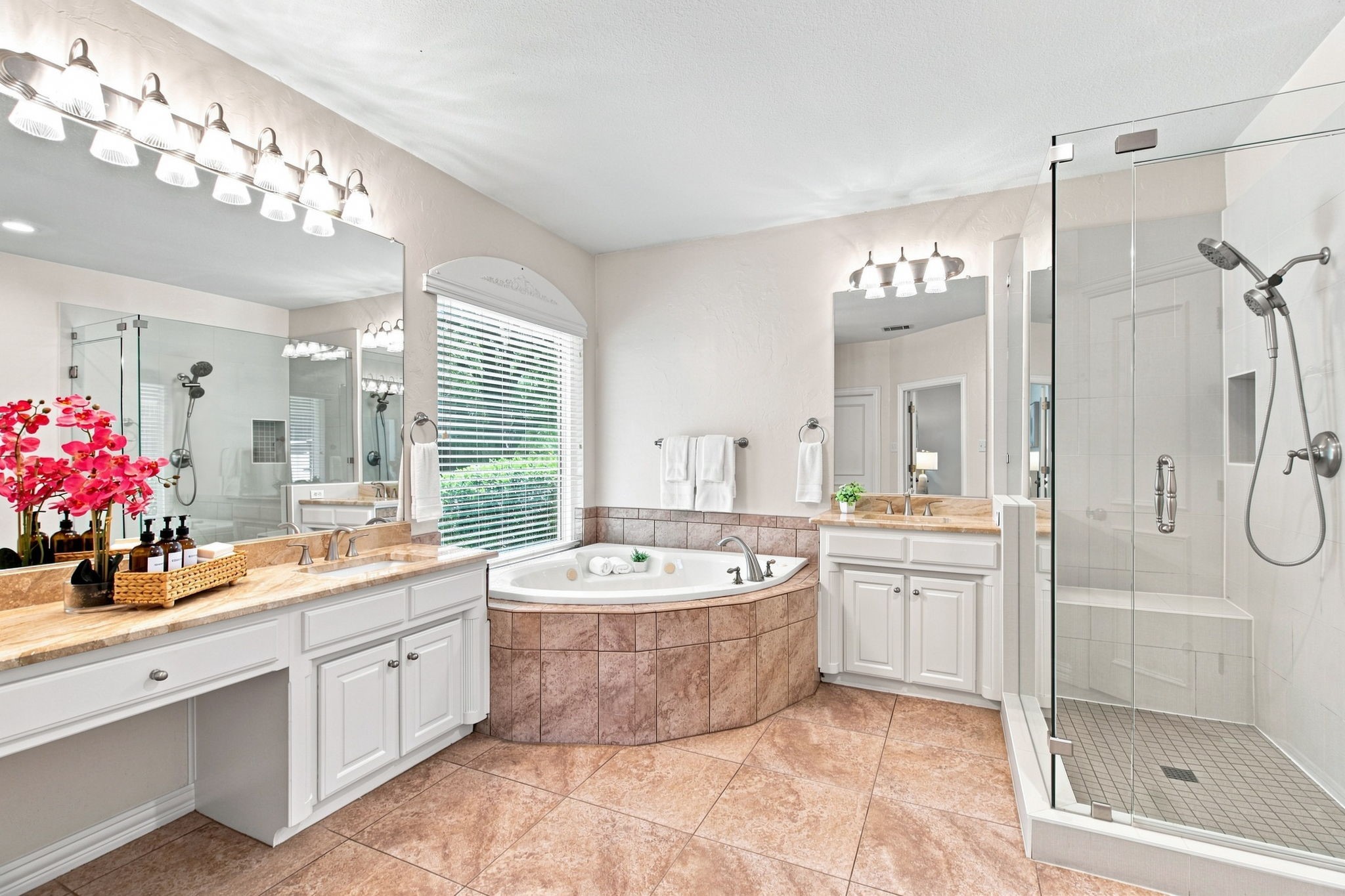 210 Highland Oaks Circle