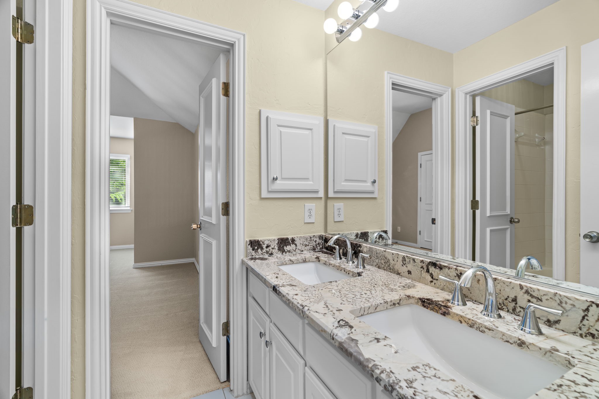210 Highland Oaks Circle